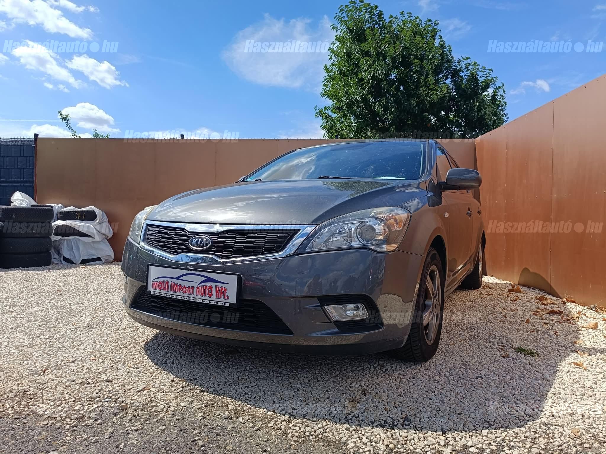 KIA CEE'D 2010/10 - 1