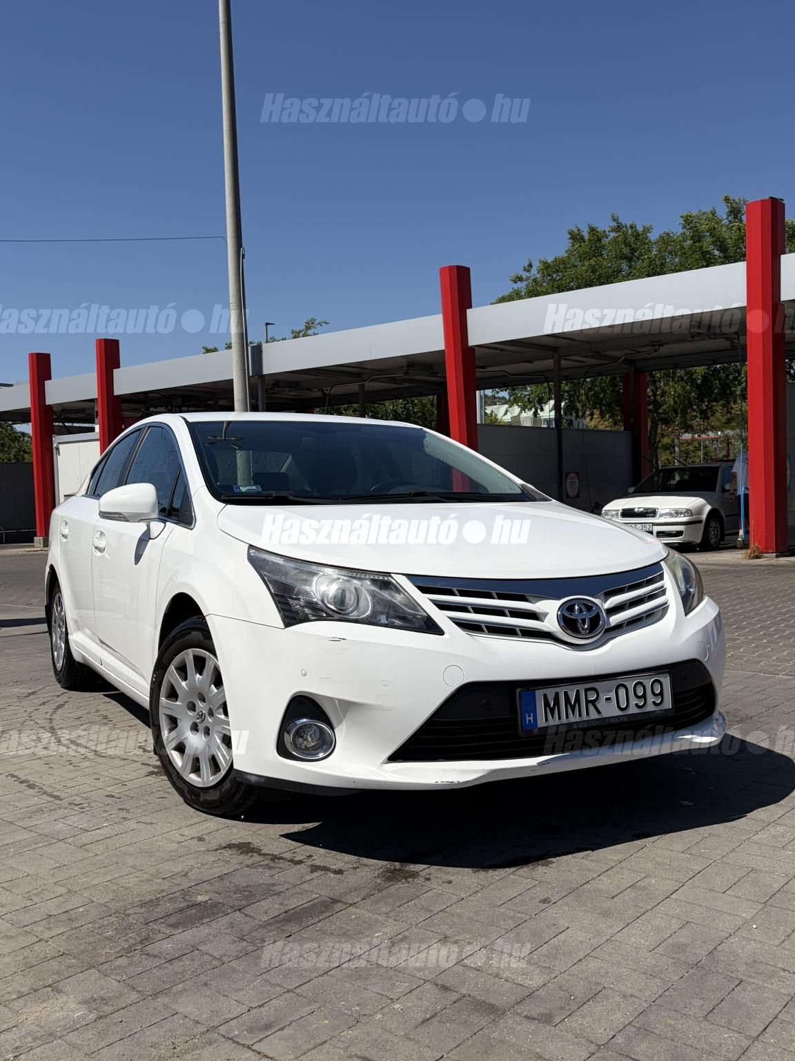TOYOTA AVENSIS 2013 - 1