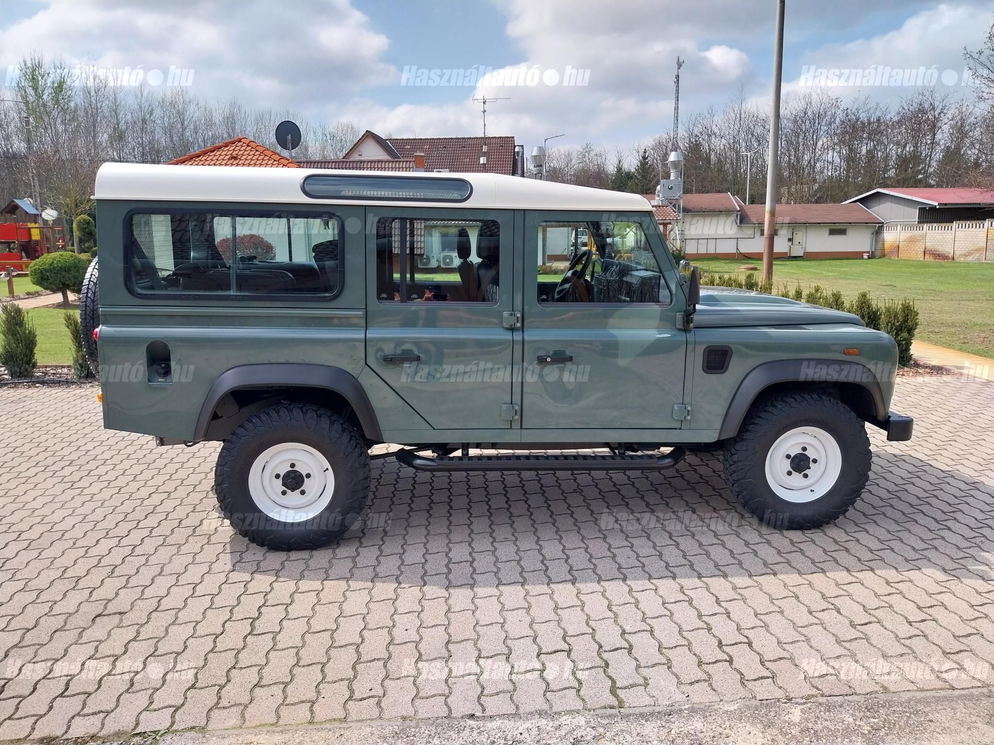LAND ROVER DEFENDER 2010/6 - 1