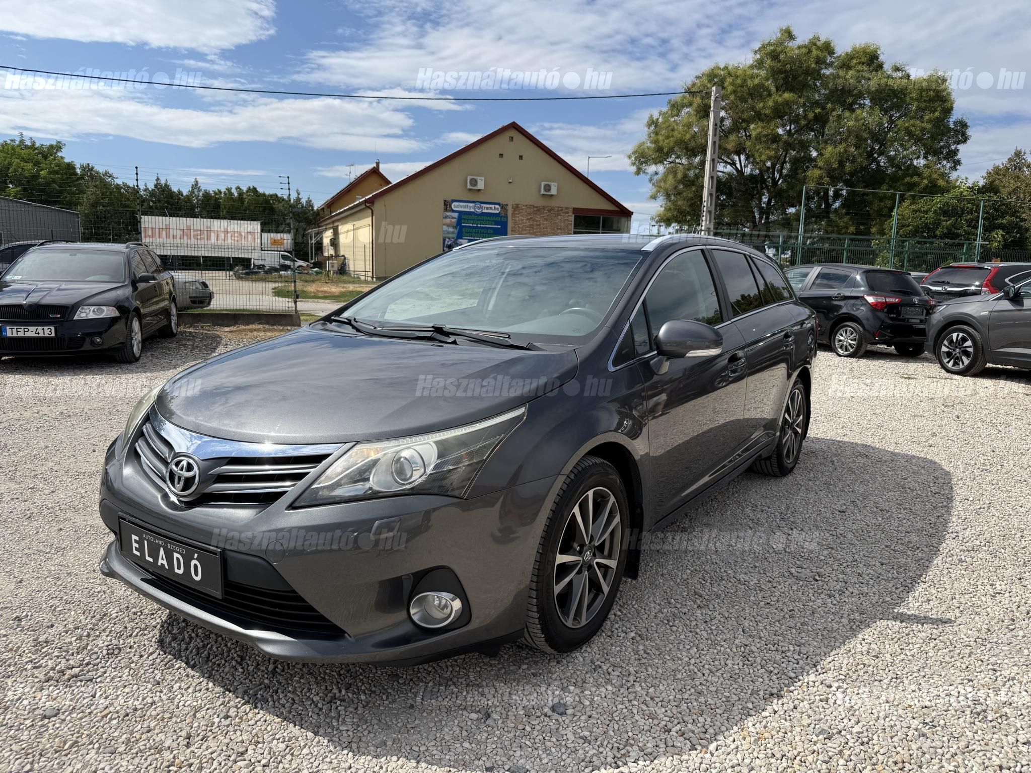 TOYOTA AVENSIS 2013/5 - 1