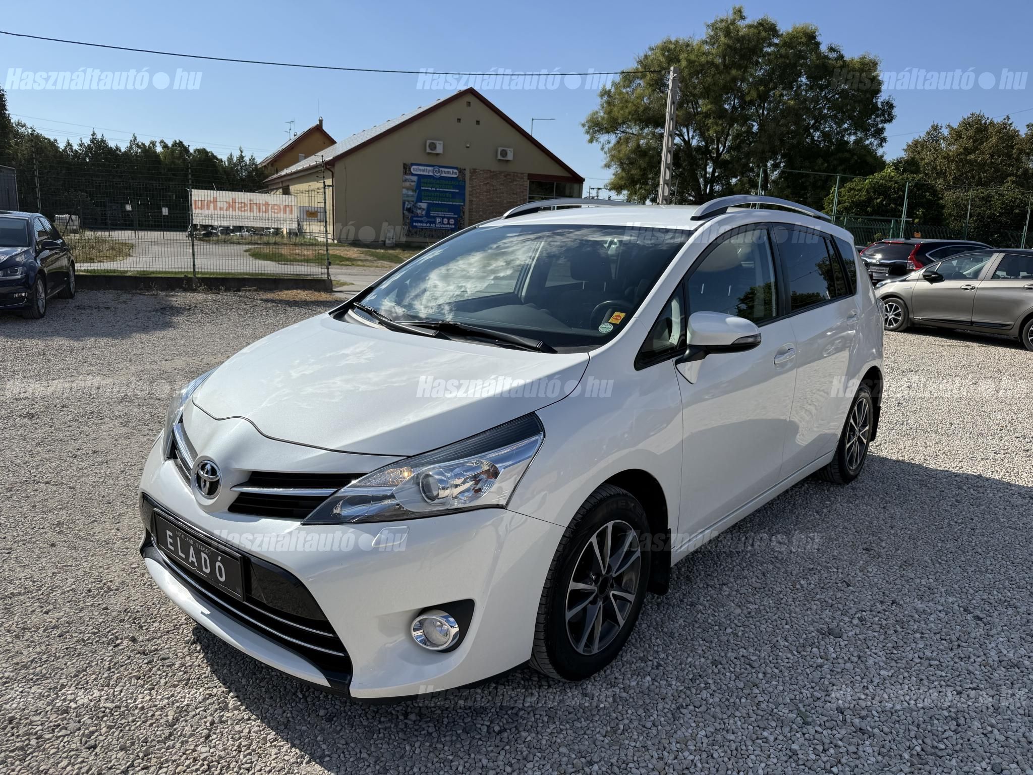 TOYOTA VERSO 2015/2 - 1