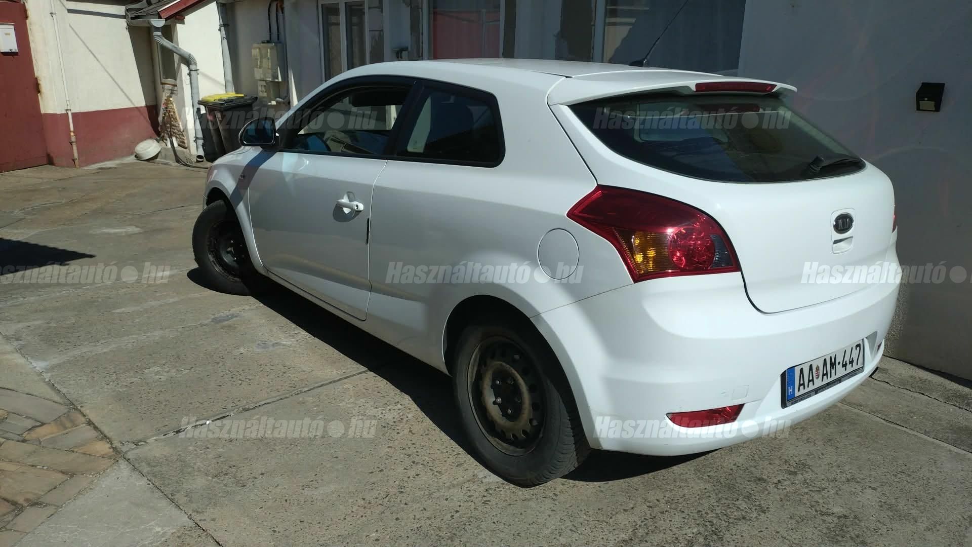 KIA CEE'D 2008/8 - 1