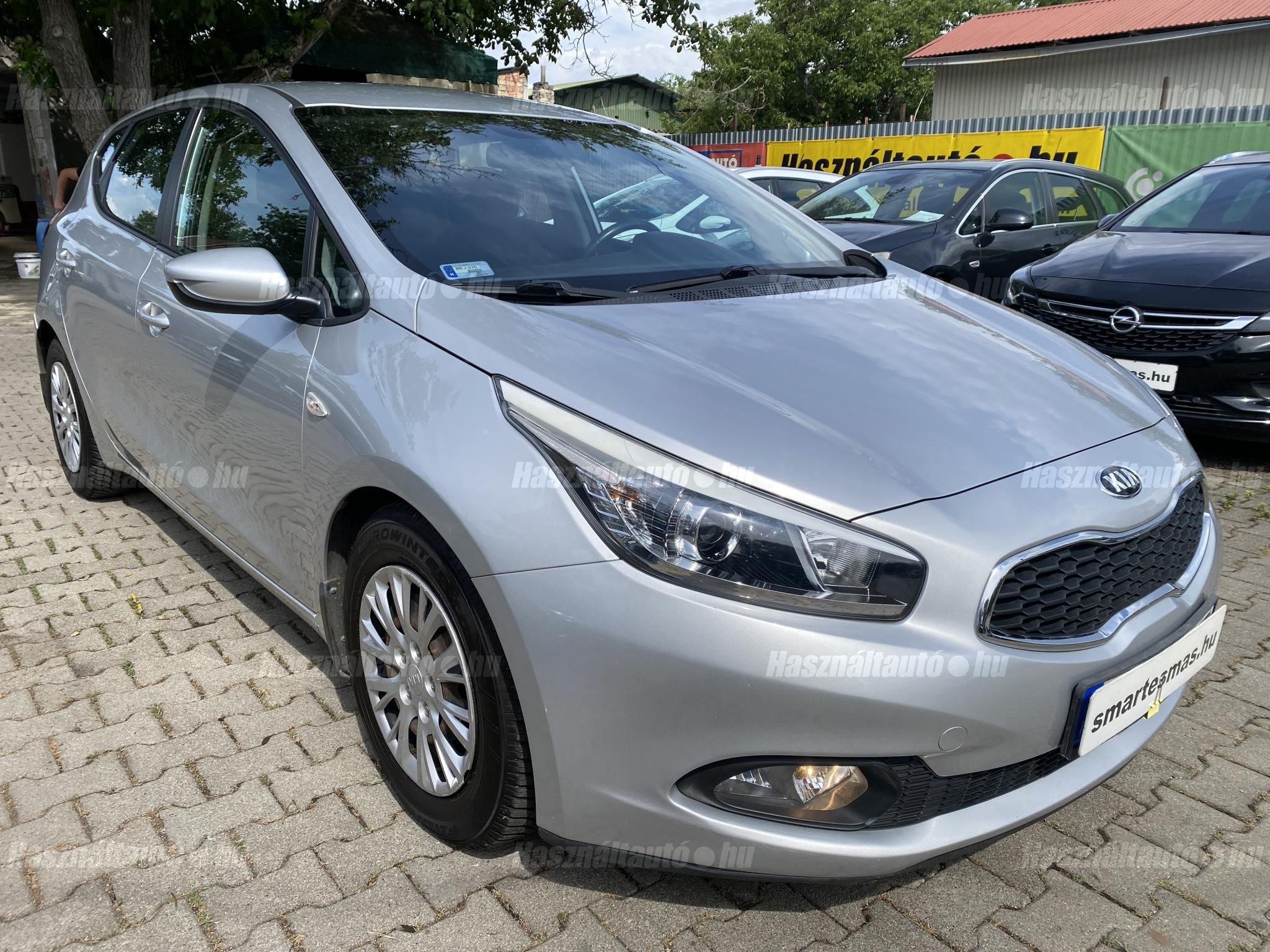 KIA CEE'D 2014/5 - 1