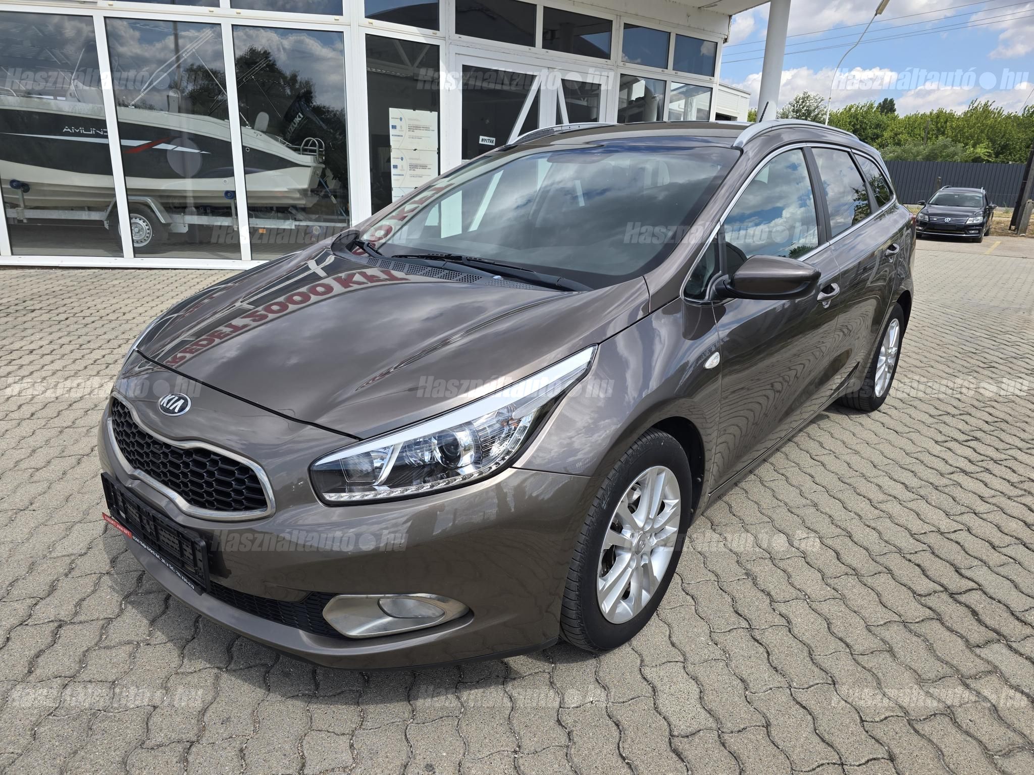 KIA CEE'D 2013/10 - 1