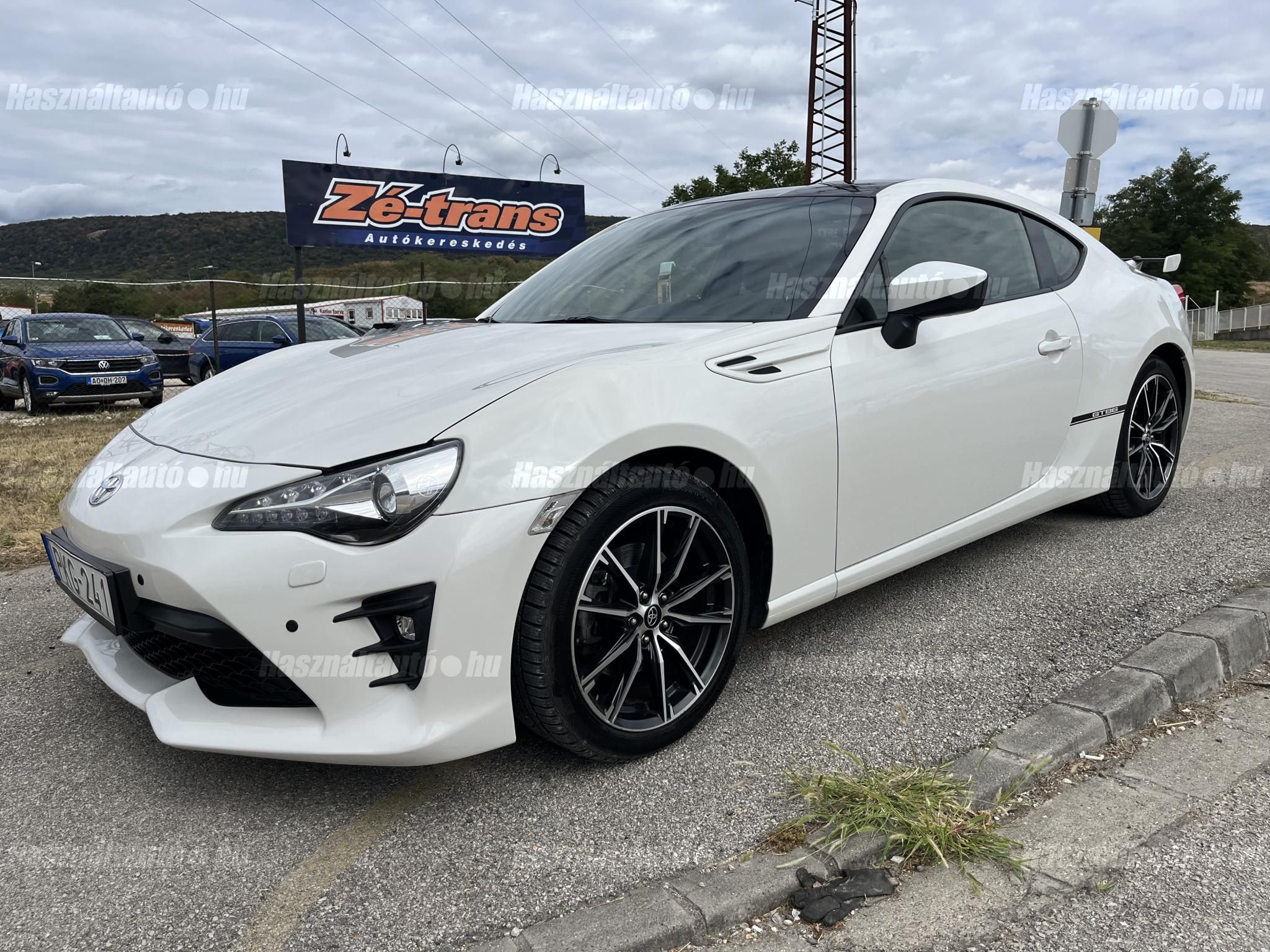 TOYOTA GT86 2017/10 - 1