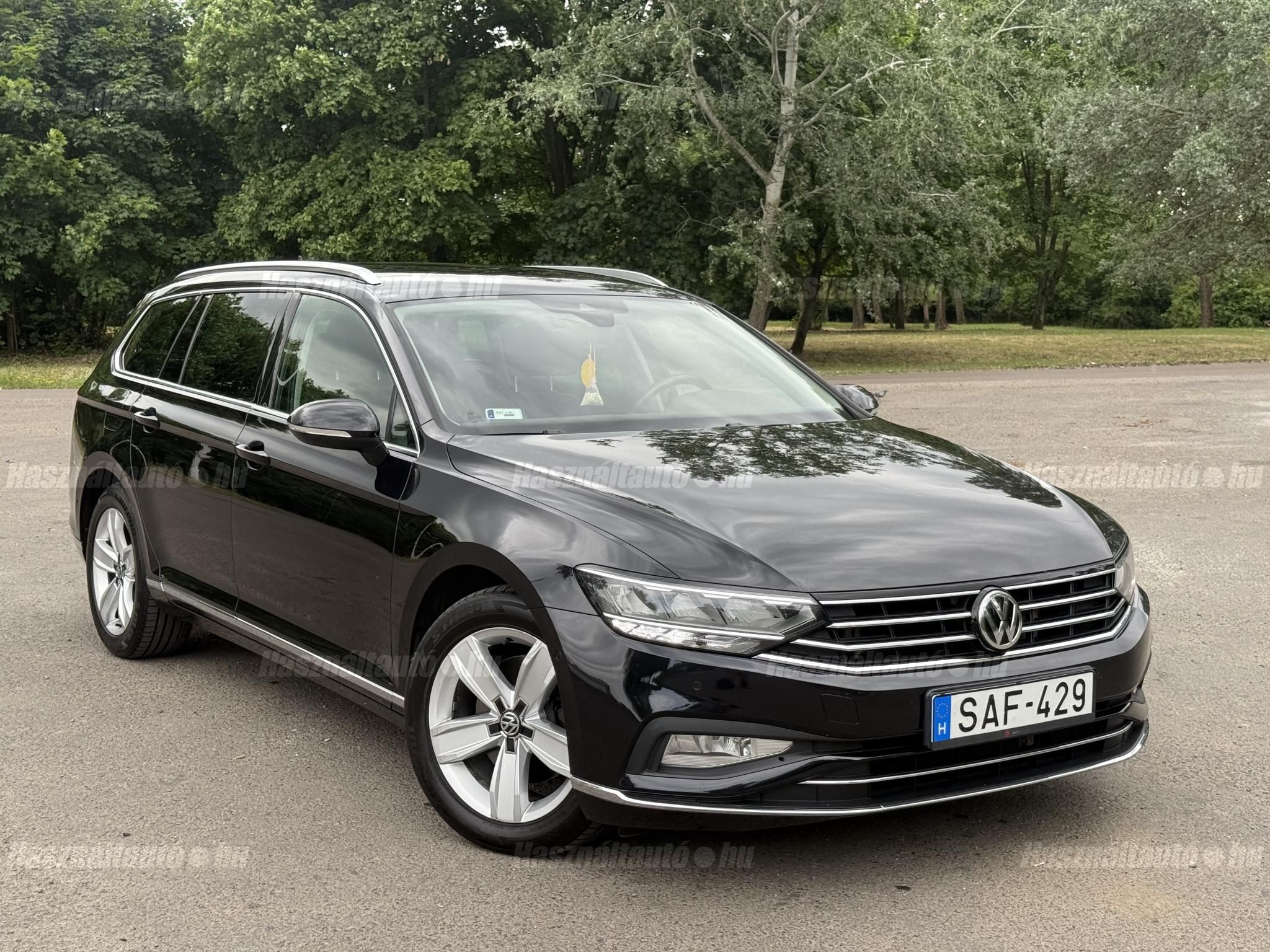 VOLKSWAGEN PASSAT 2020/8 - 1