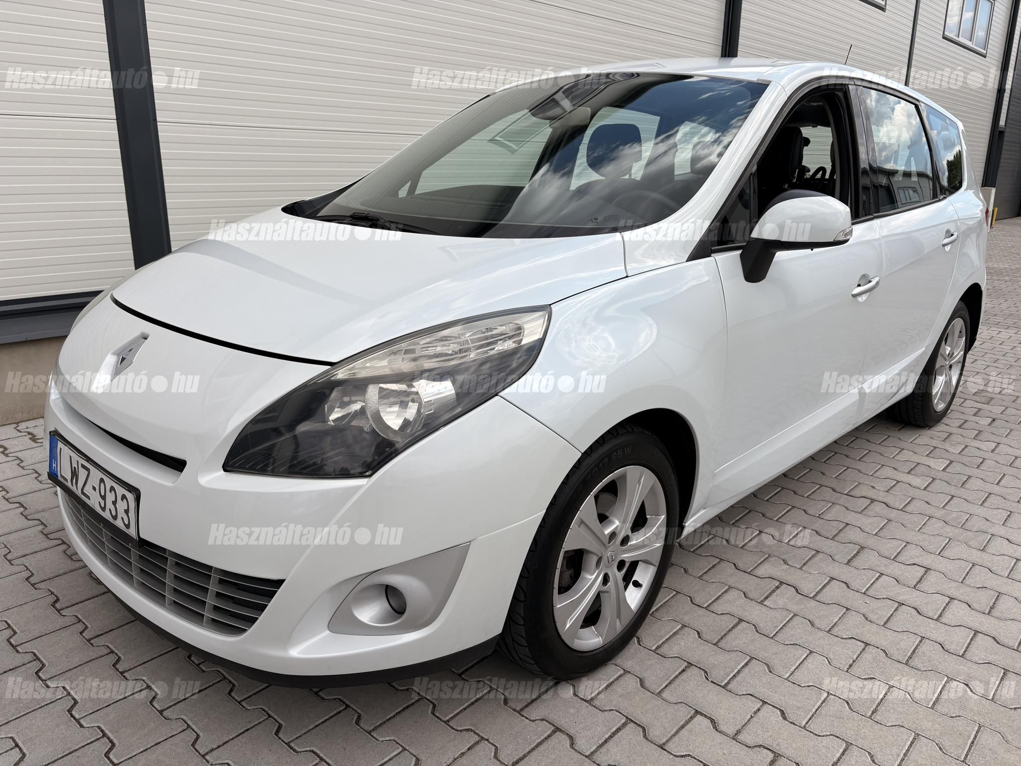 RENAULT GRAND SCENIC 2011/12 - 1