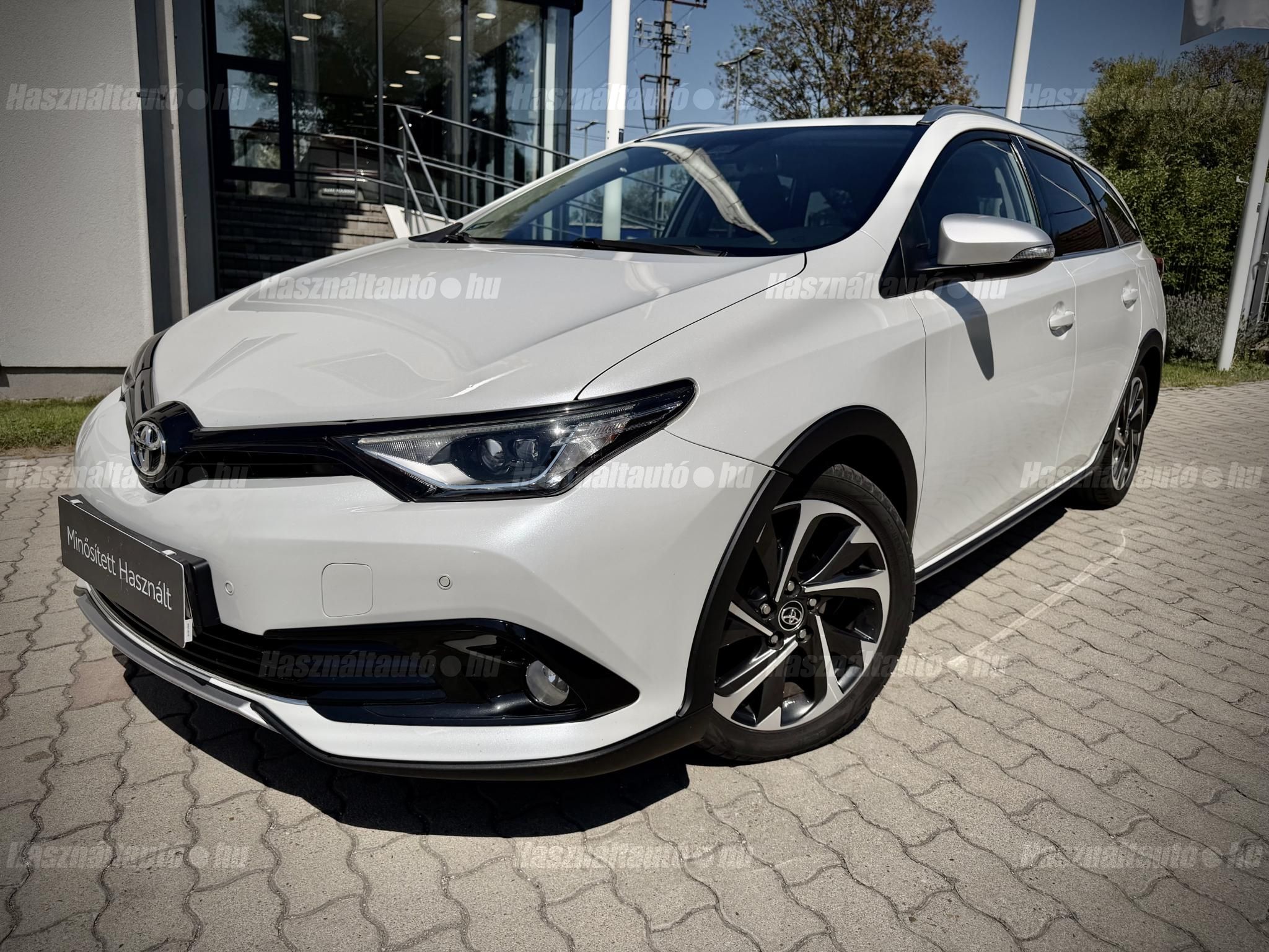 TOYOTA AURIS 2017/12 - 1