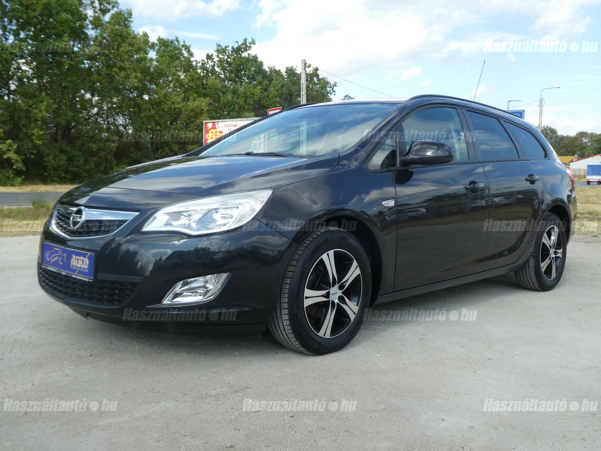 OPEL ASTRA J 2011/10 - 1