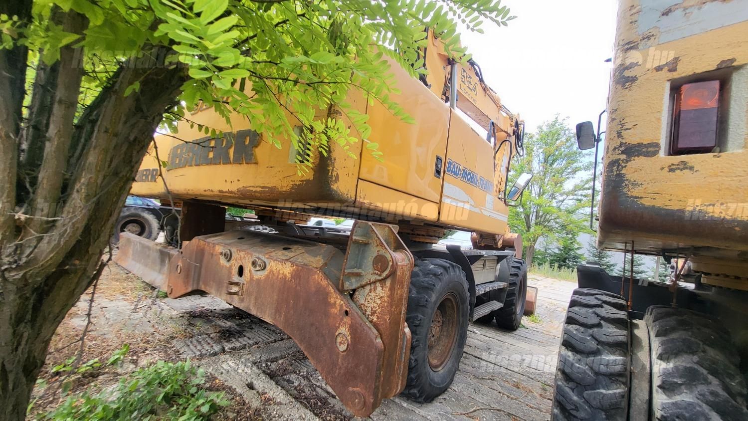 LIEBHERR 2002 - 1