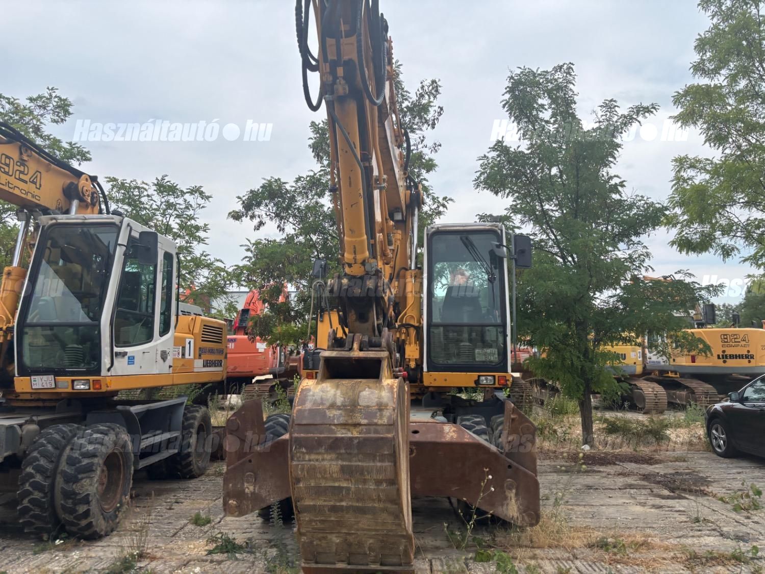 LIEBHERR 2002 - 1