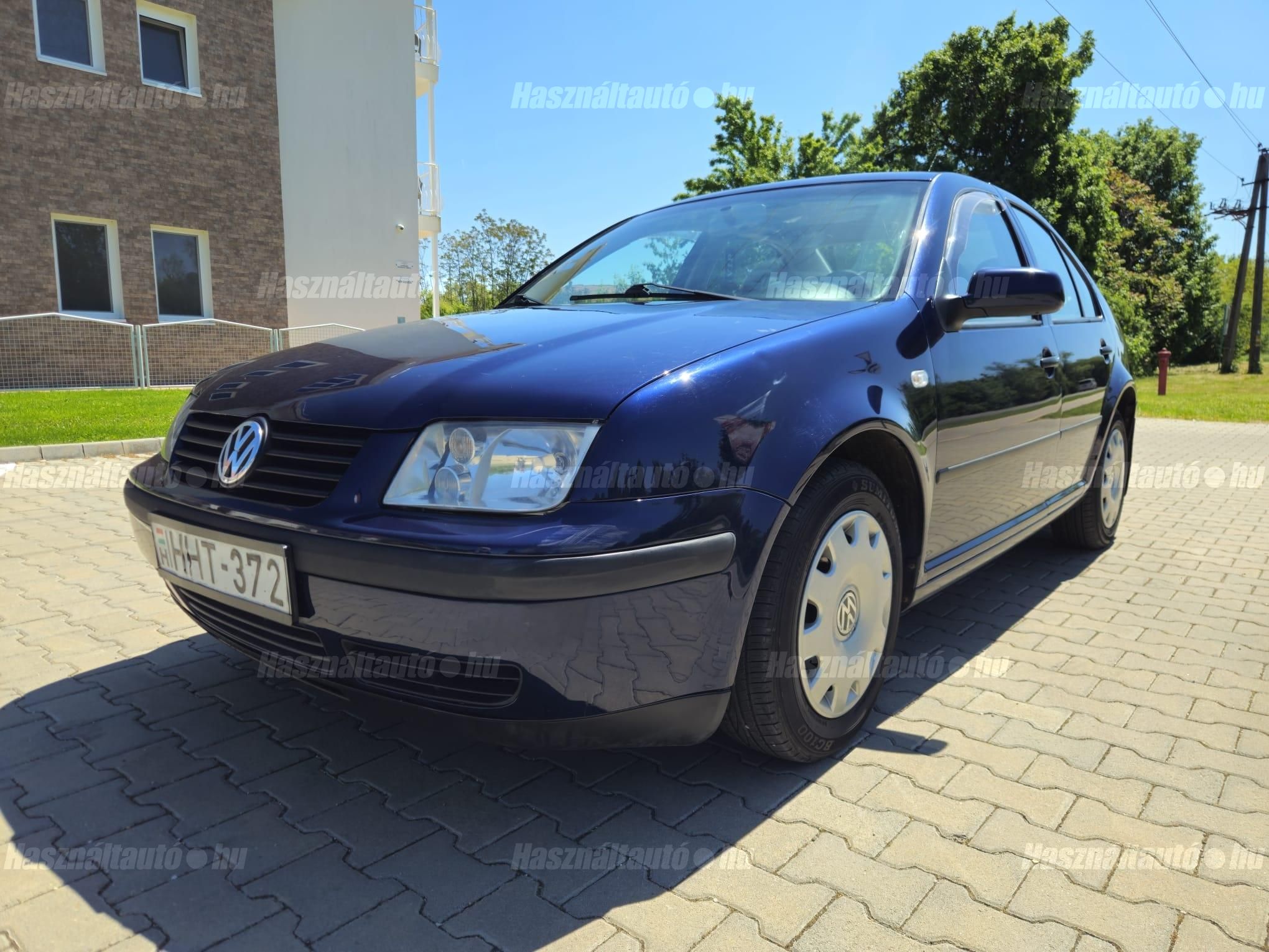 VOLKSWAGEN BORA 2000/7 - 1