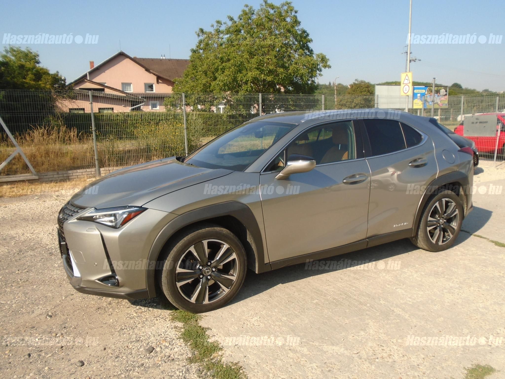 LEXUS UX 2019/8 - 1