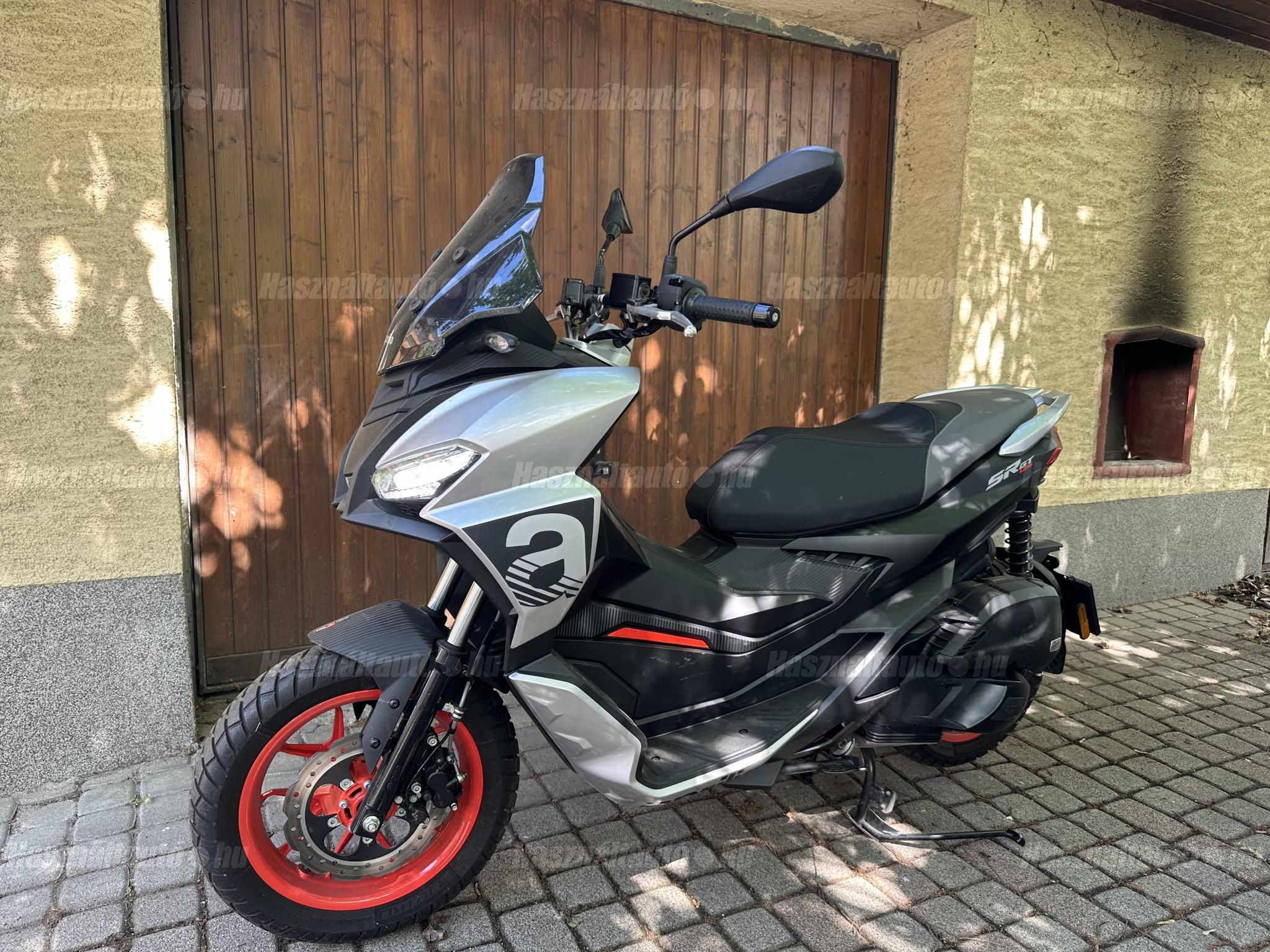 APRILIA SR GT 125 2022/9 - 1