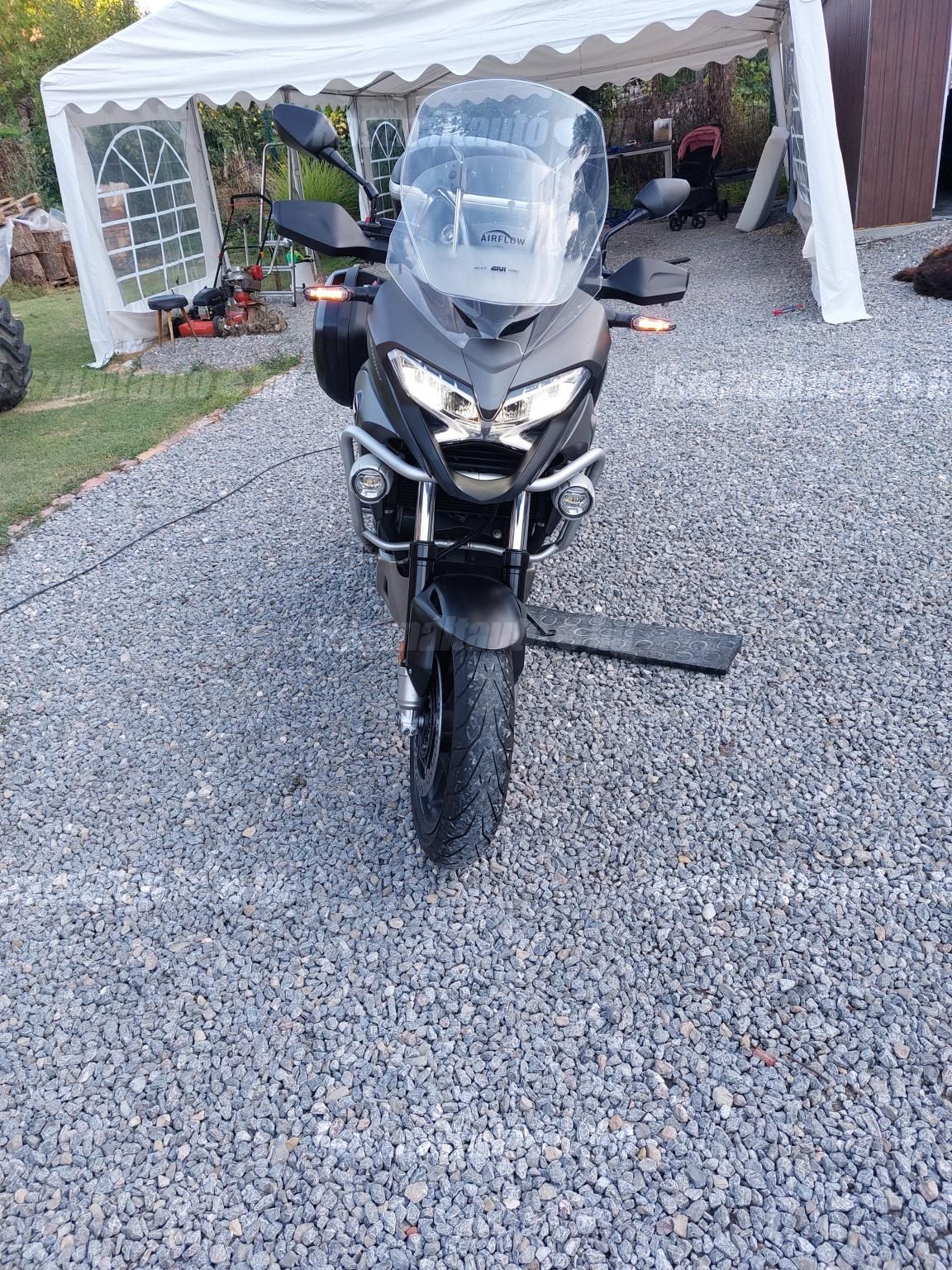 HONDA VFR 800 X 2016/4 - 1
