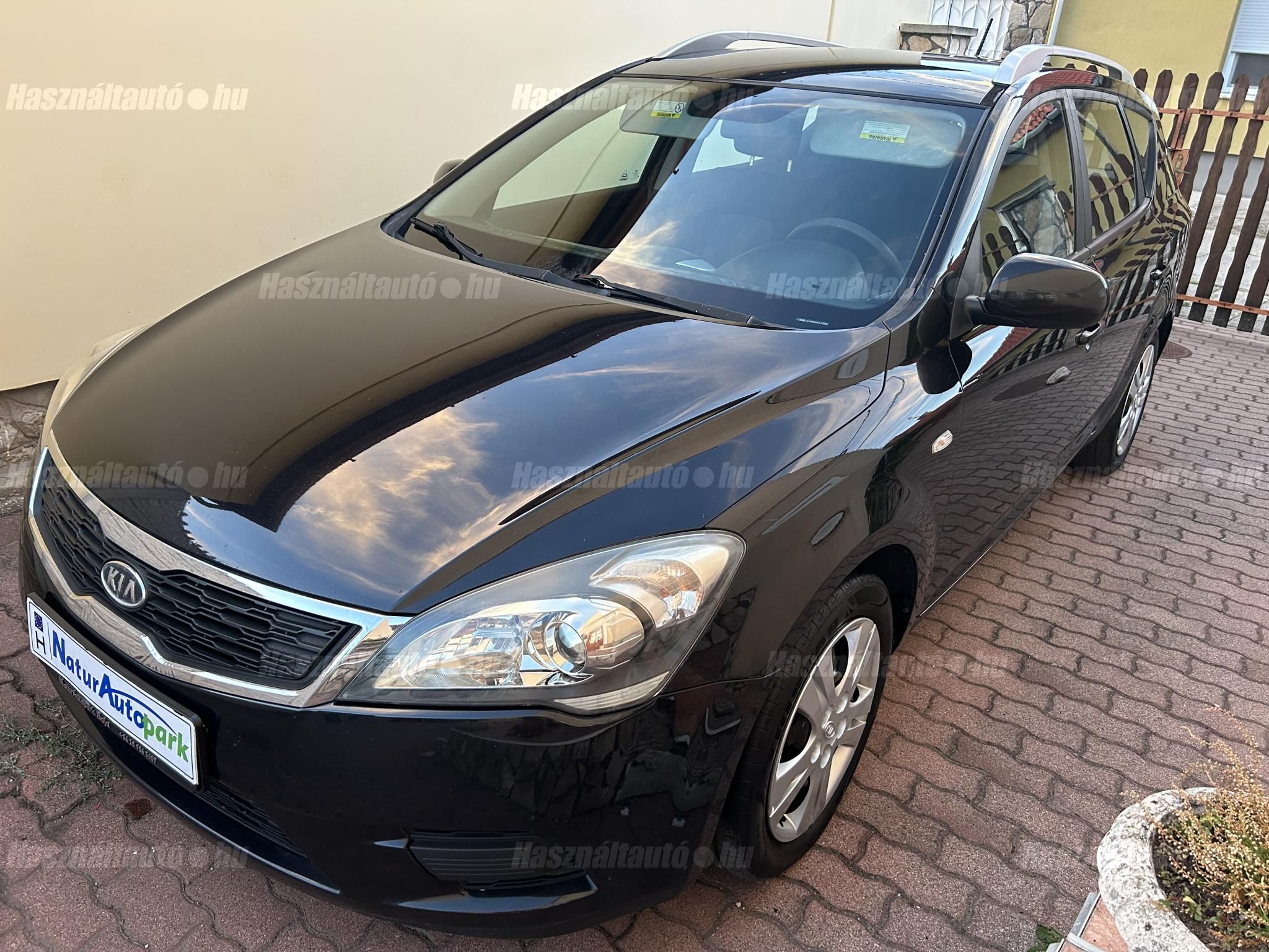 KIA CEE'D 2012/6 - 1