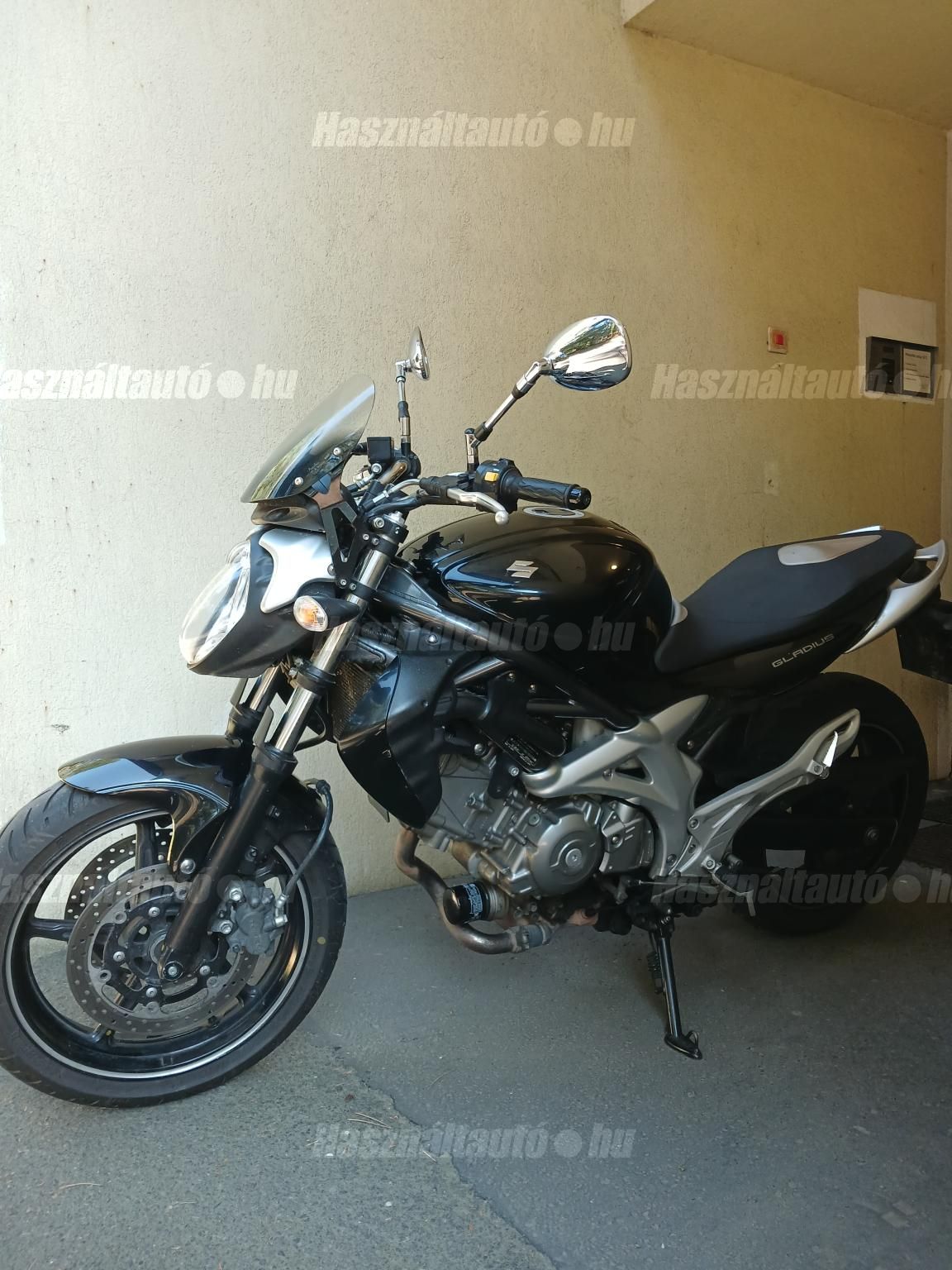 SUZUKI SFV 2010/10 - 1