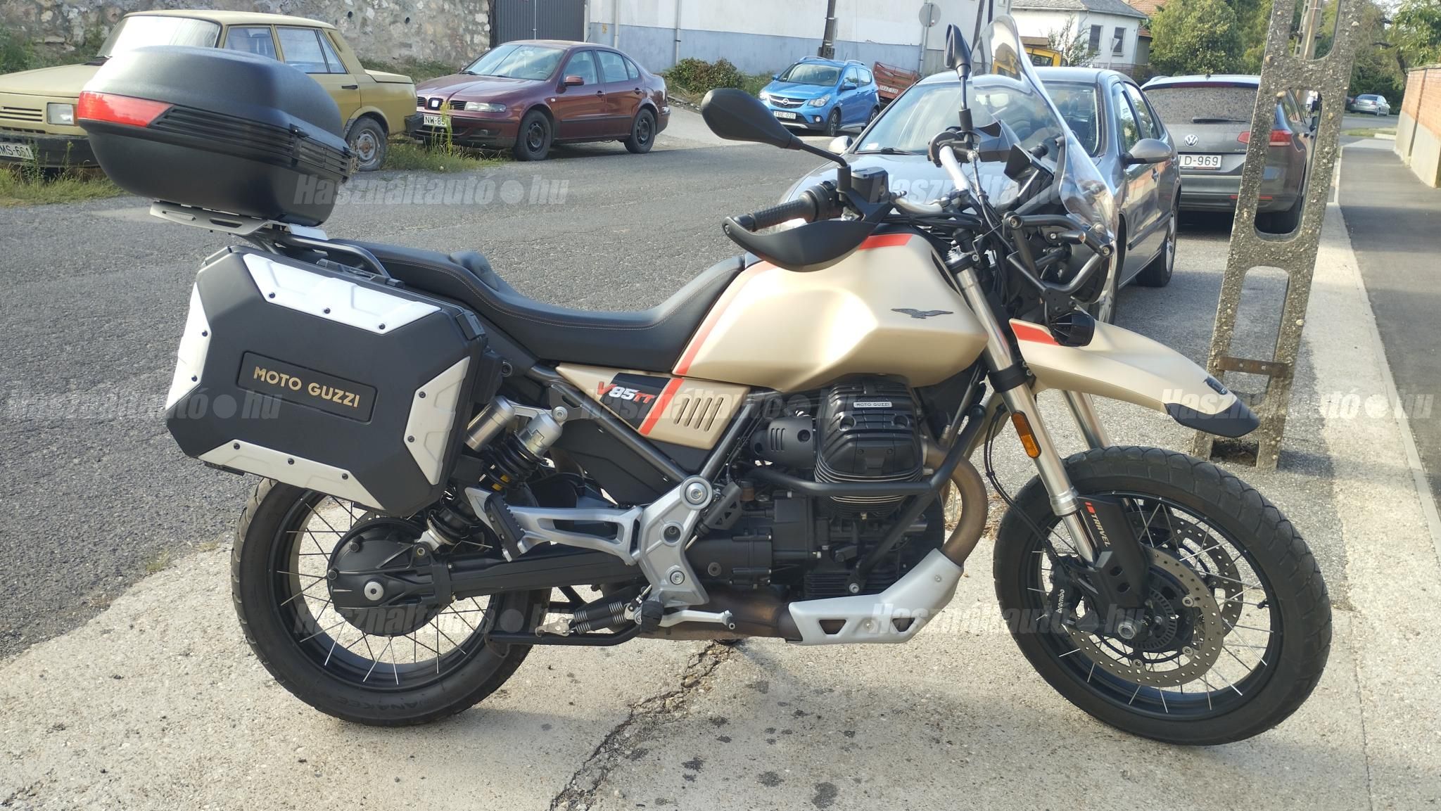 MOTO GUZZI V85 TT 2021/9 - 1