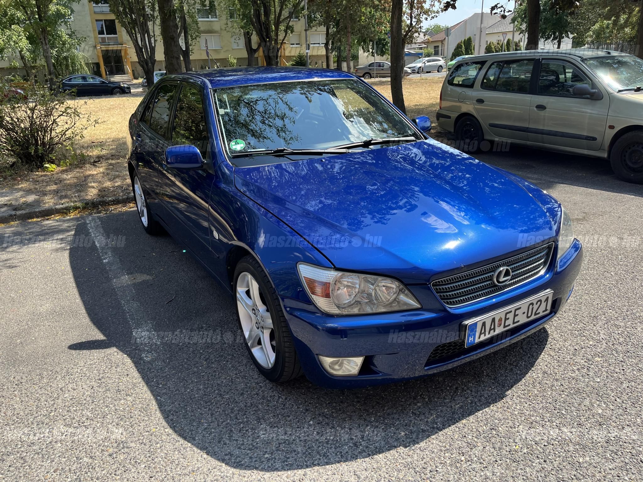 LEXUS IS 2000/1 - 1