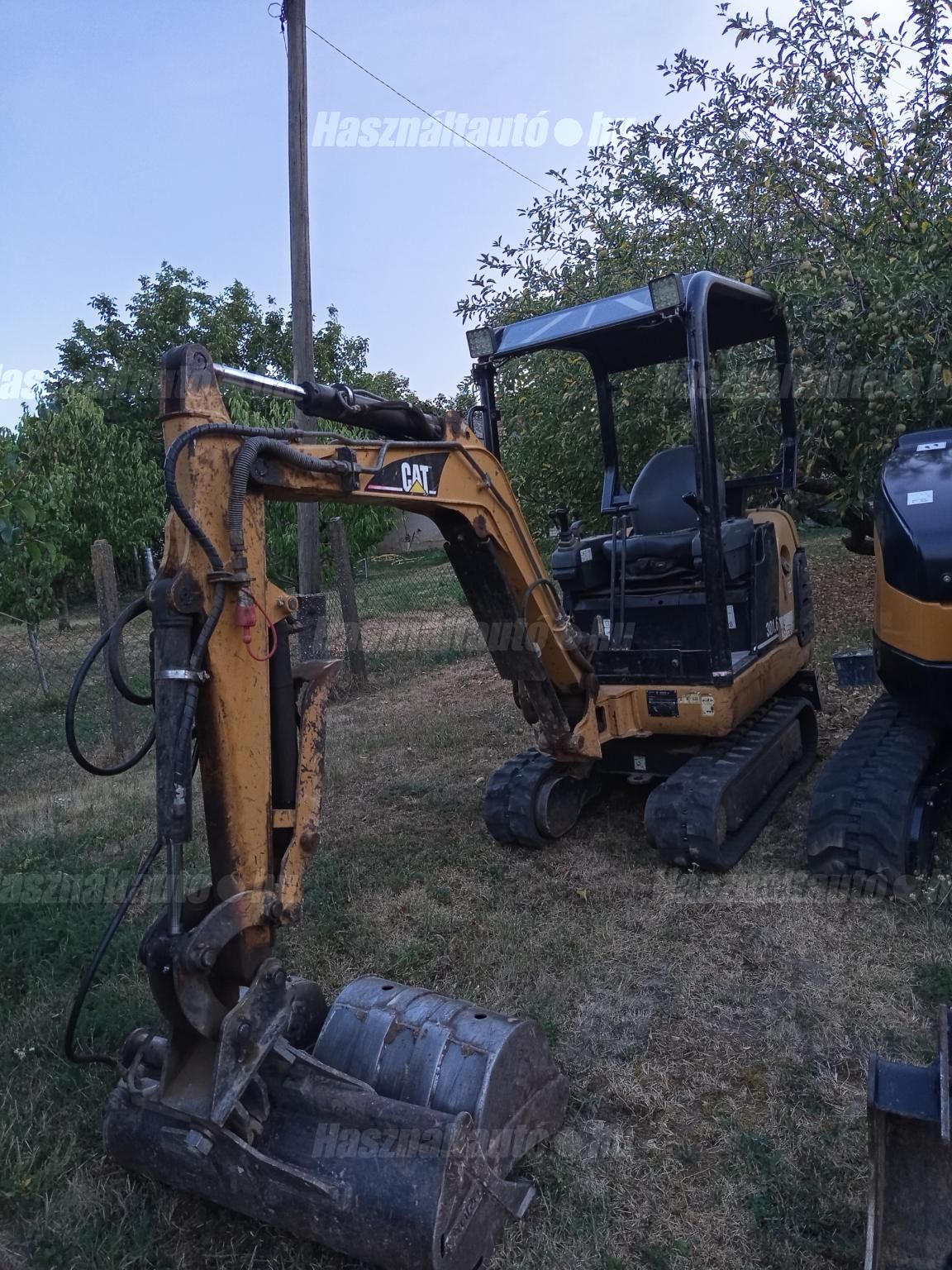 CATERPILLAR 2001 - 1