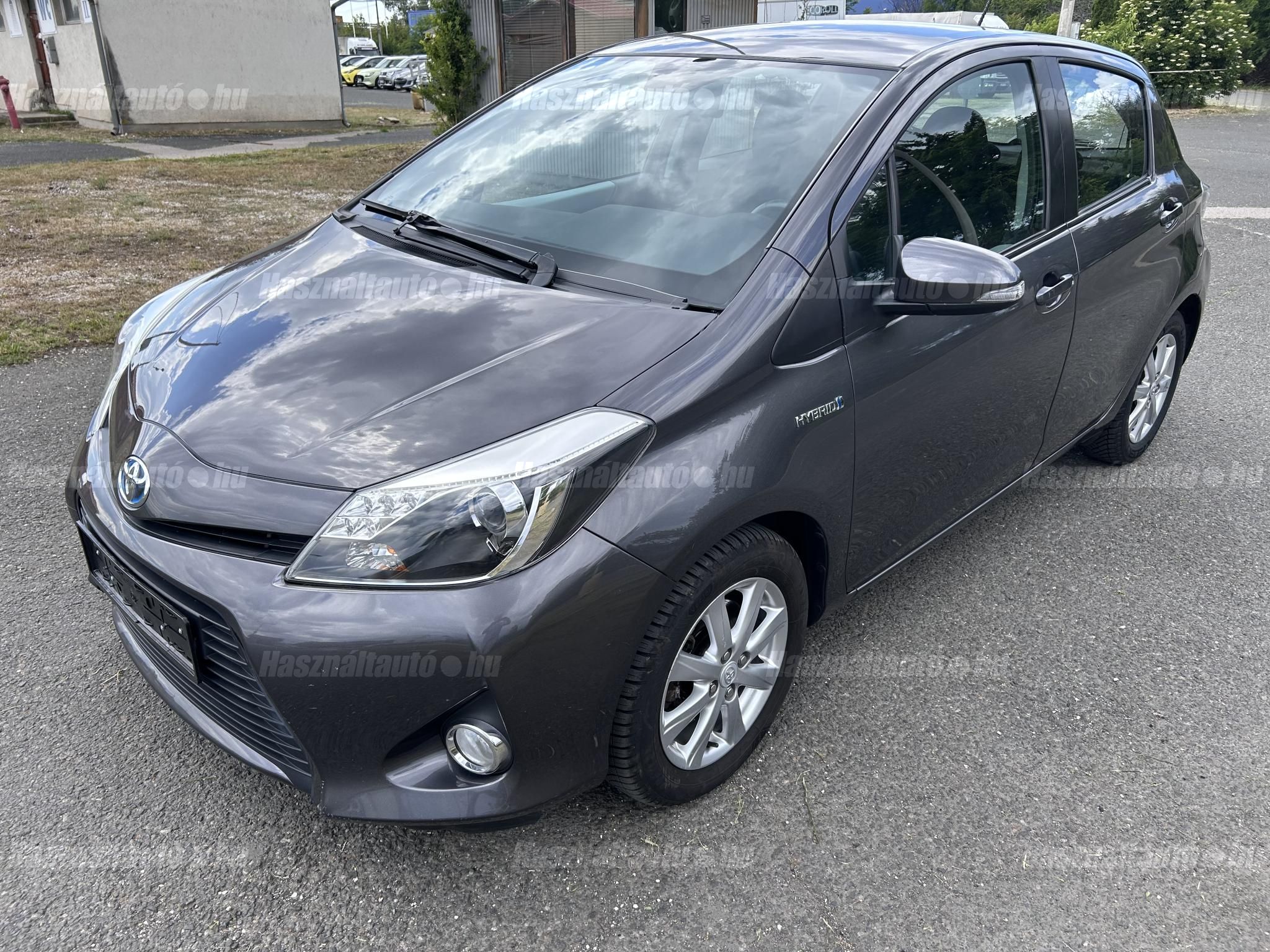 TOYOTA YARIS 2014/3 - 1