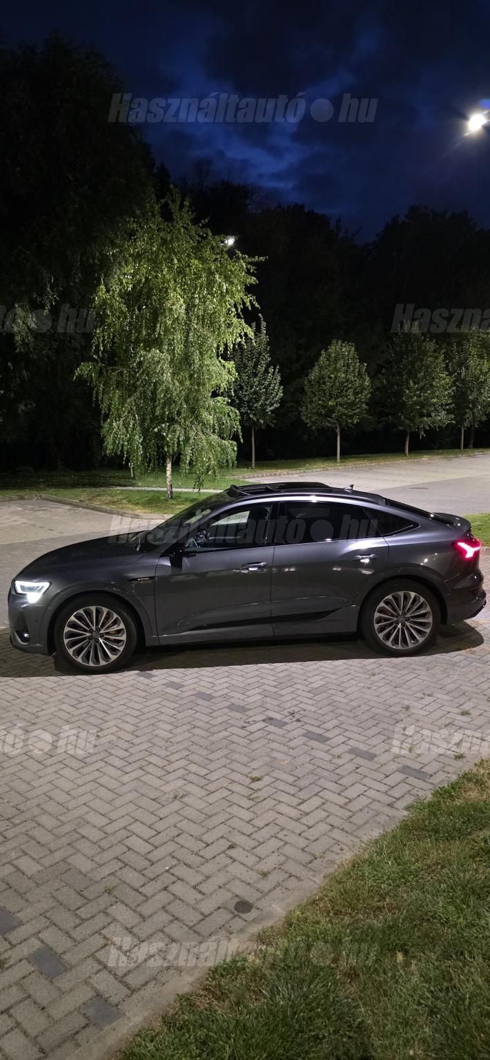 AUDI E-TRON 2021/8 - 1