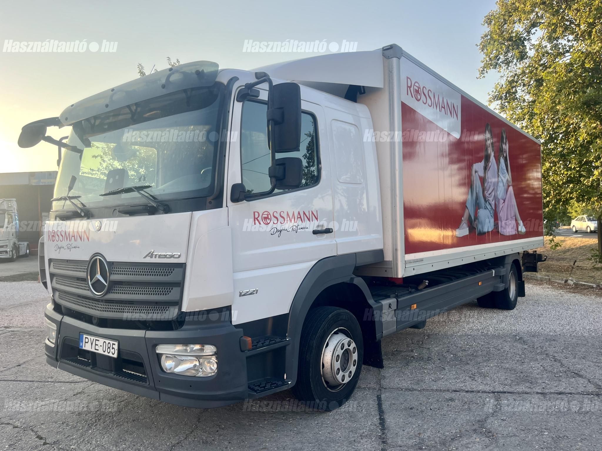 MERCEDES-BENZ 2018/9 - 1
