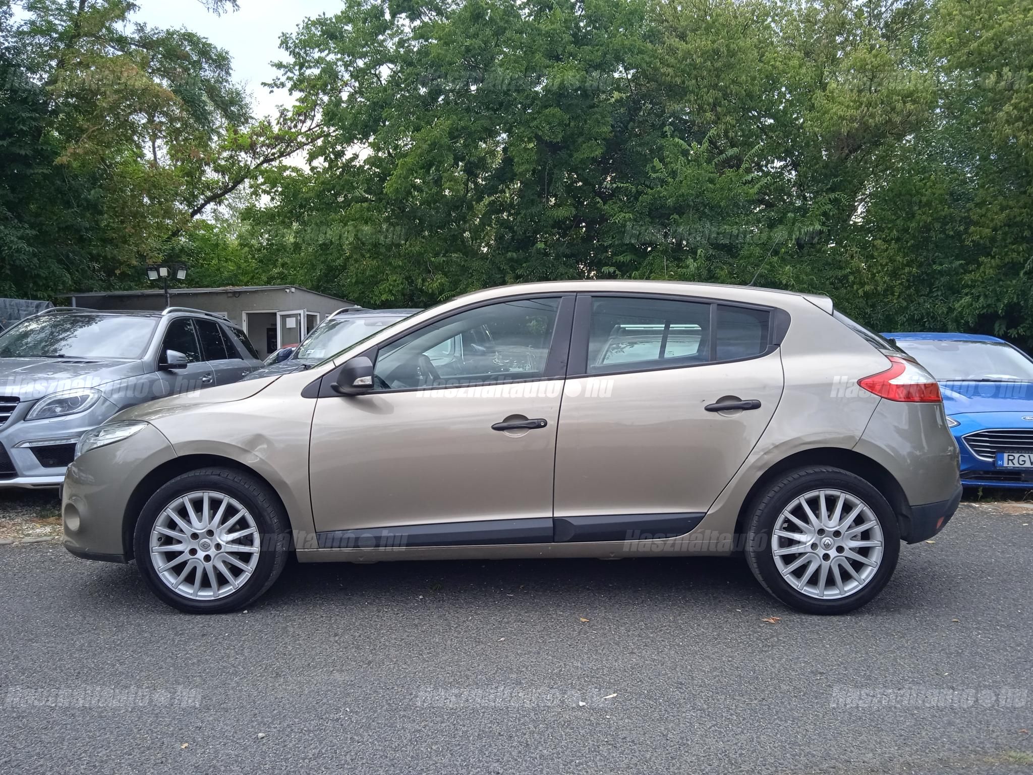 RENAULT MEGANE 2010/12 - 1