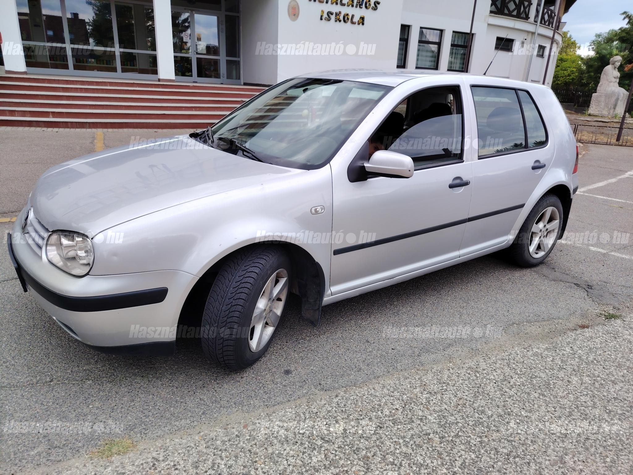 VOLKSWAGEN GOLF IV 2001/8 - 1