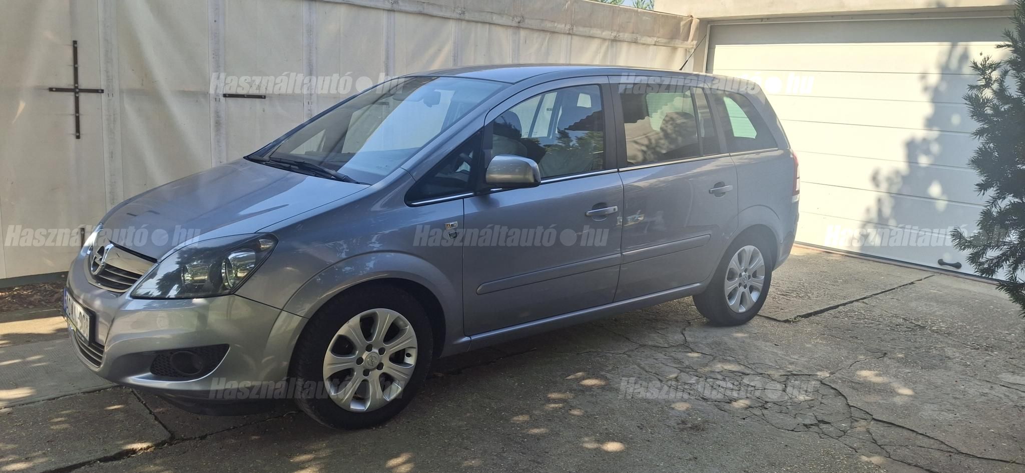 OPEL ZAFIRA B 2010/7 - 1