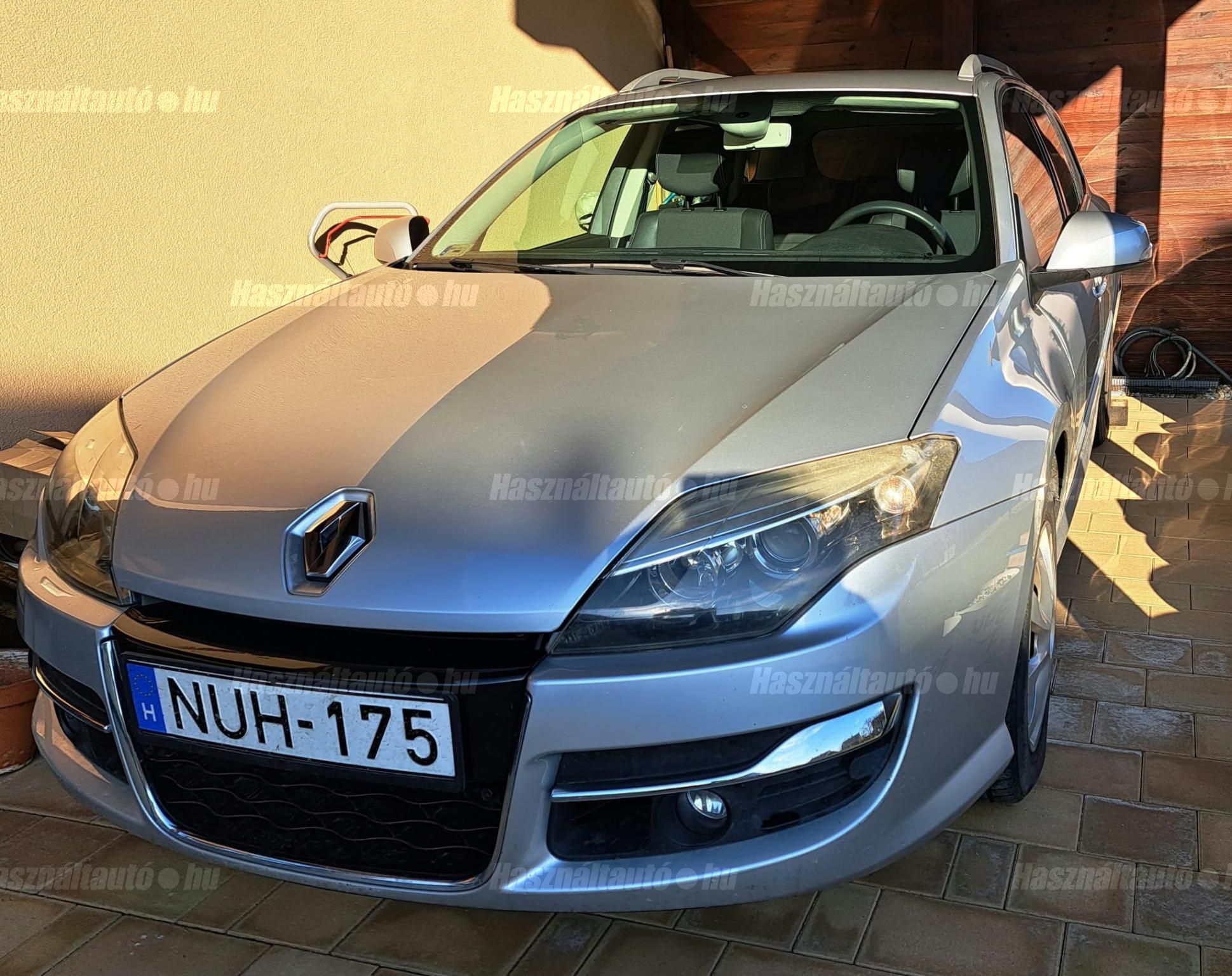 RENAULT LAGUNA 2010/11 - 1