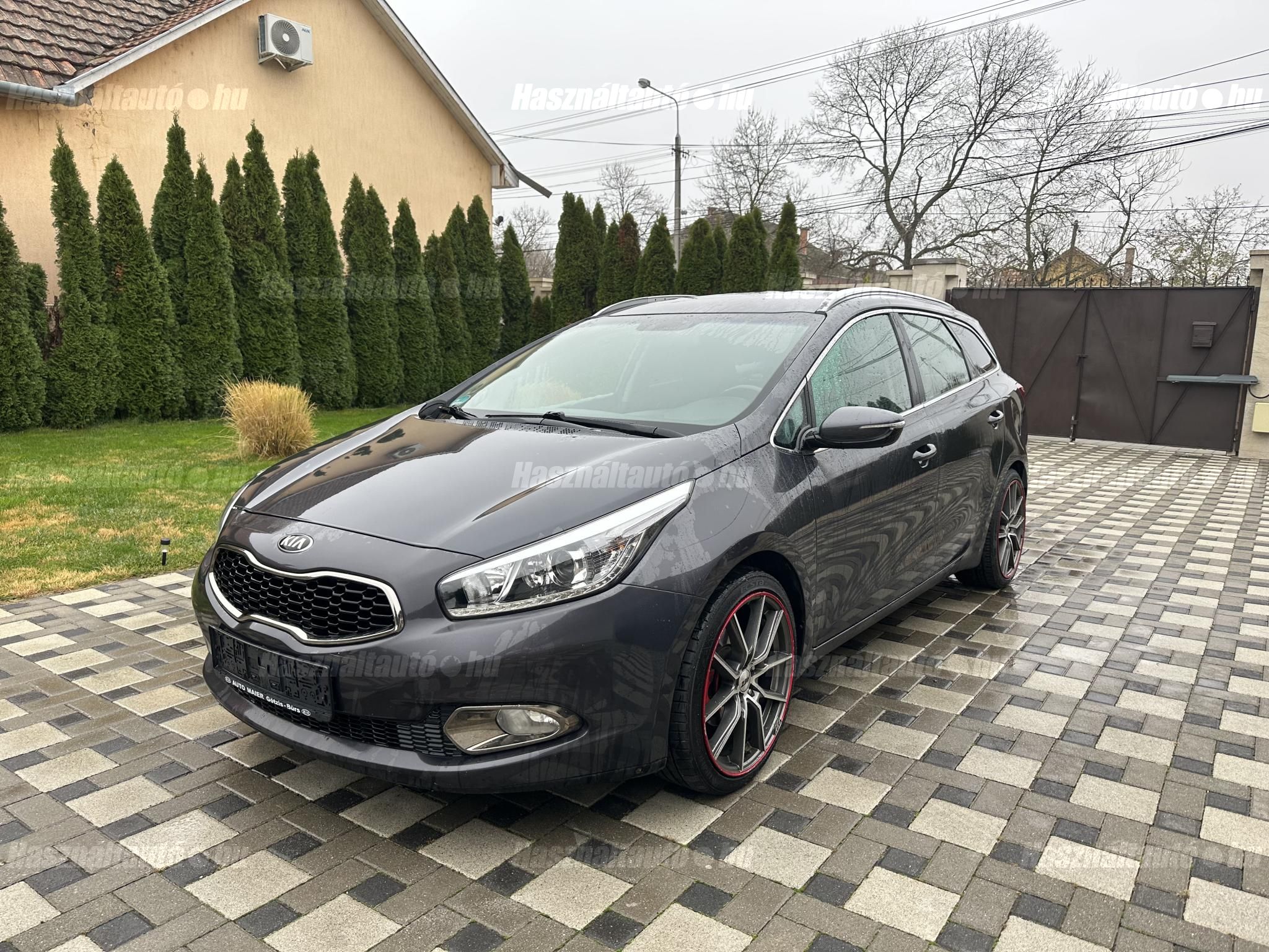 KIA CEE'D 2012/10 - 1