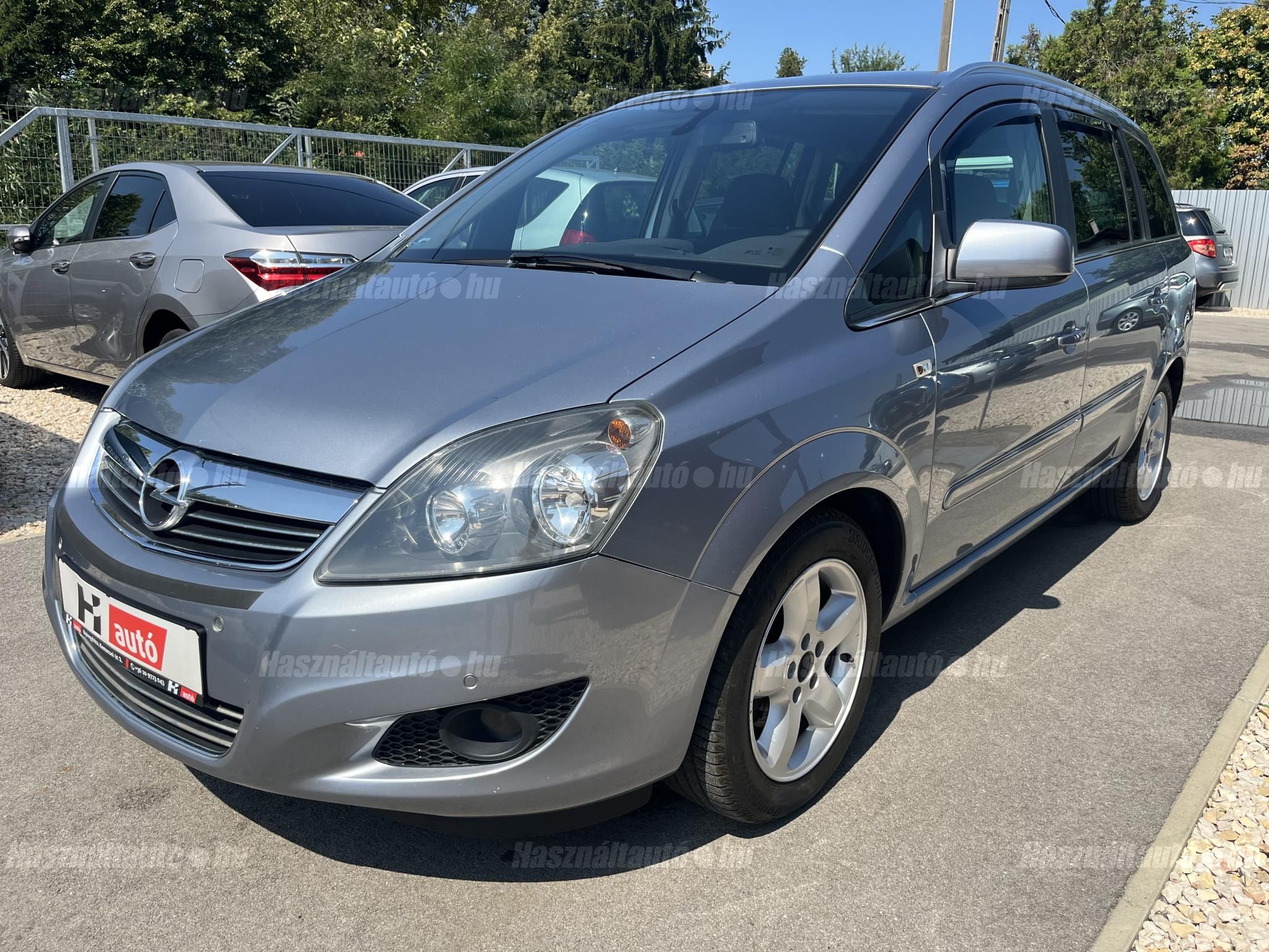 OPEL ZAFIRA B 2011/4 - 1