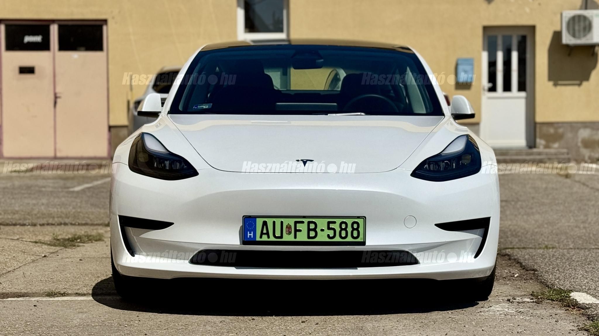 TESLA MODEL 3 2023/5 - 1
