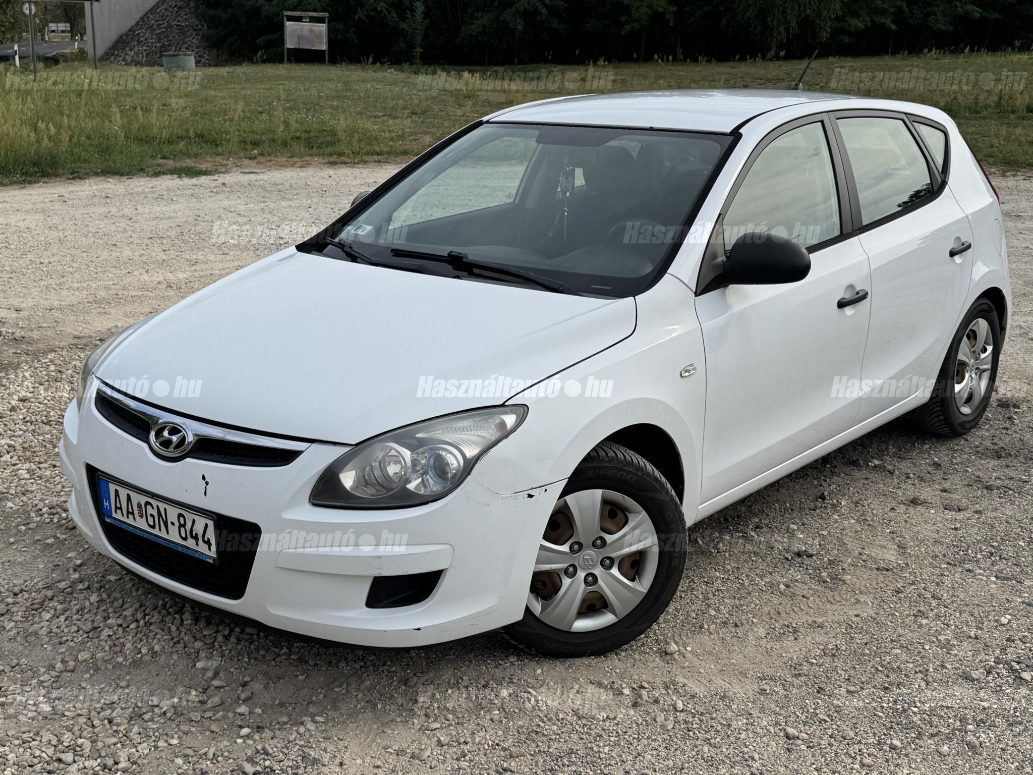 HYUNDAI I30 2010/4 - 1
