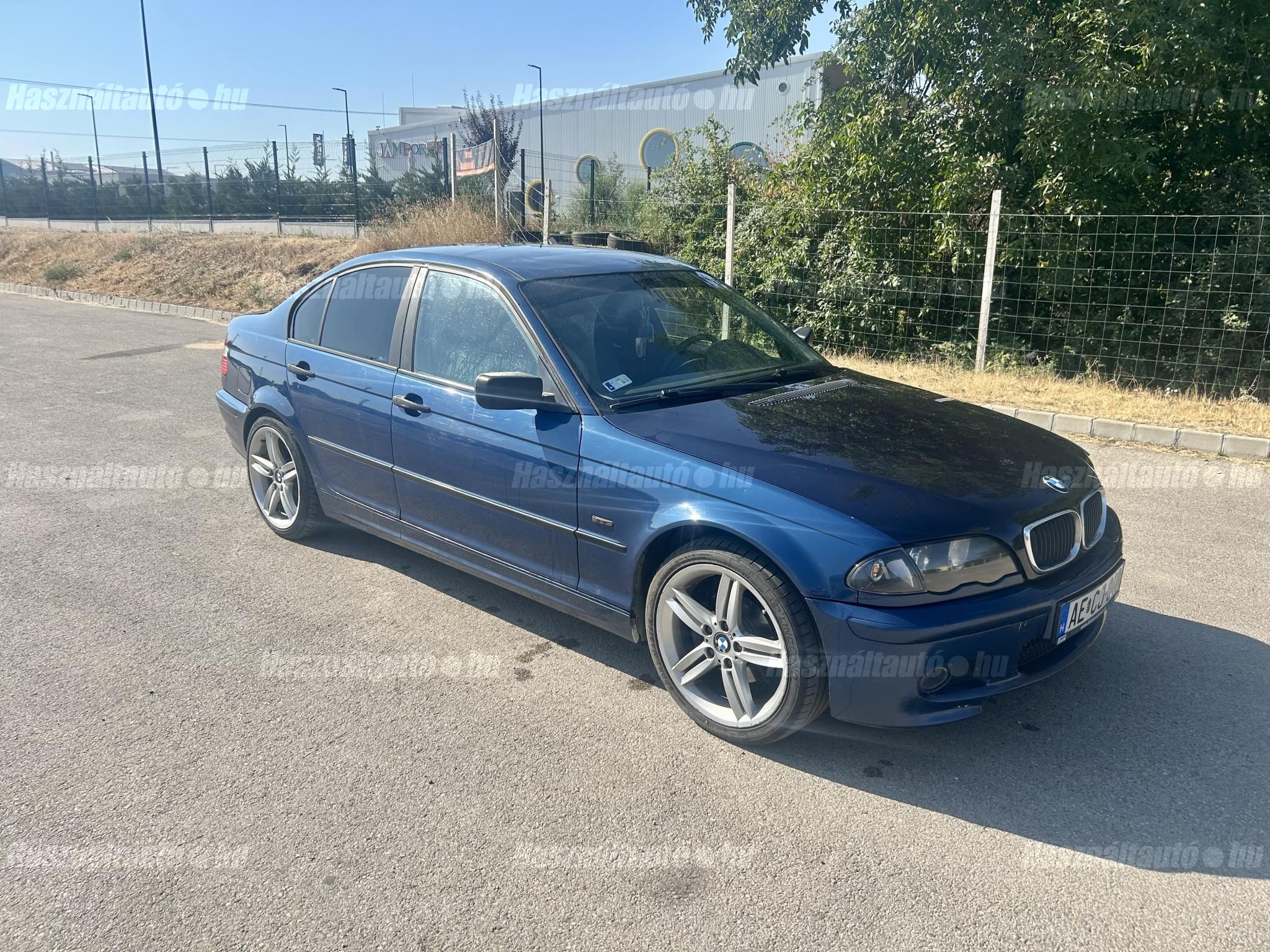 BMW 318 2001/1 - 1