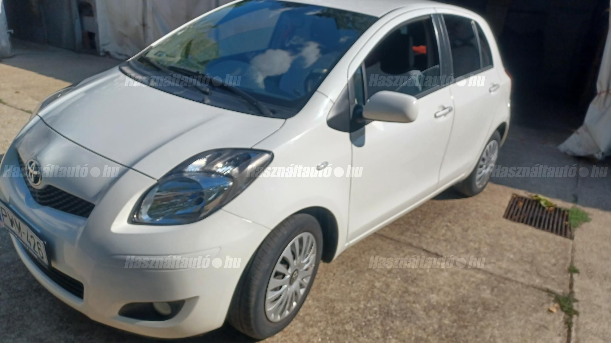 TOYOTA YARIS 2011/10 - 1