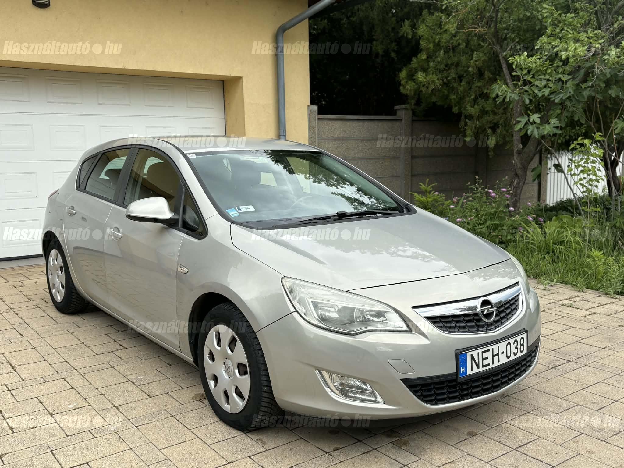 OPEL ASTRA J 2010/10 - 1