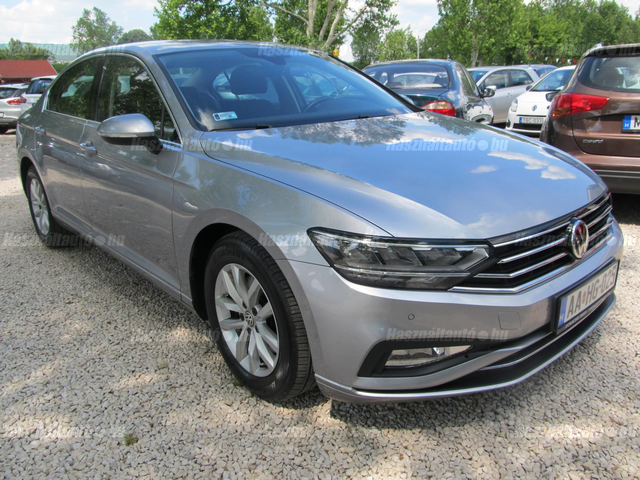 VOLKSWAGEN PASSAT 2020/8 - 1