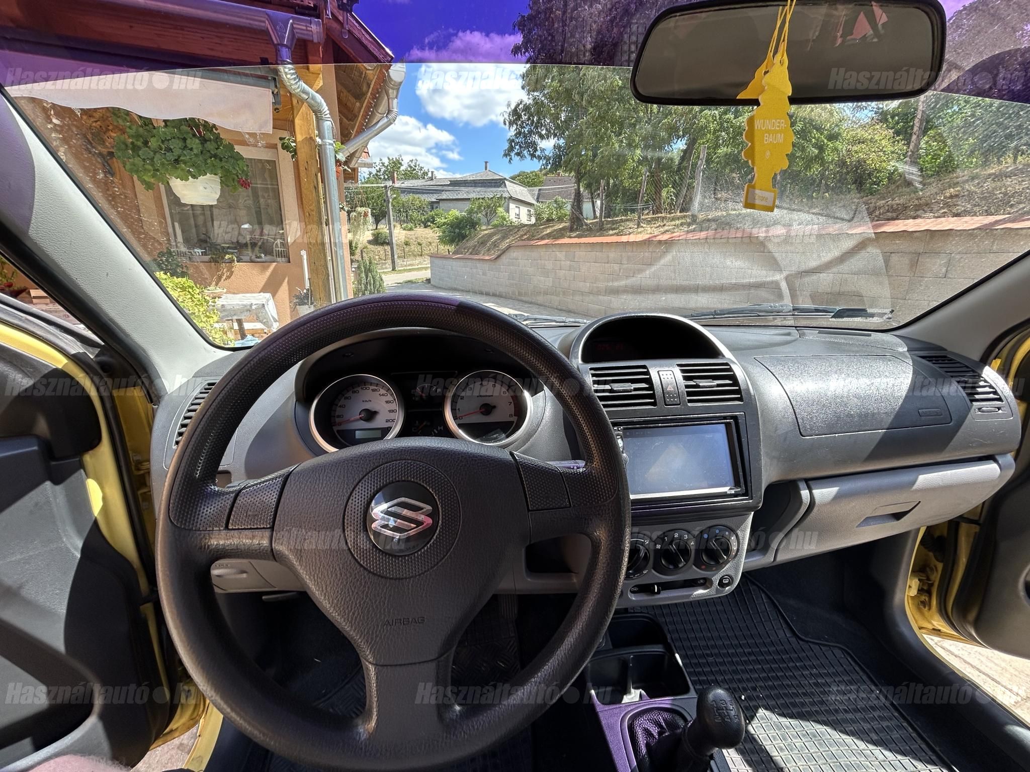 SUZUKI IGNIS 2003/11 - 1