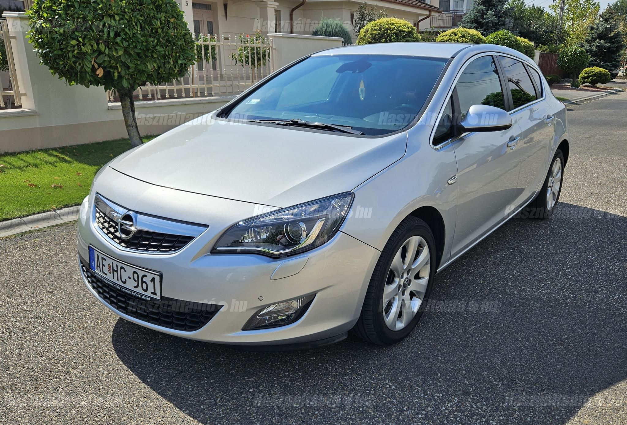 OPEL ASTRA J 2012/8 - 1