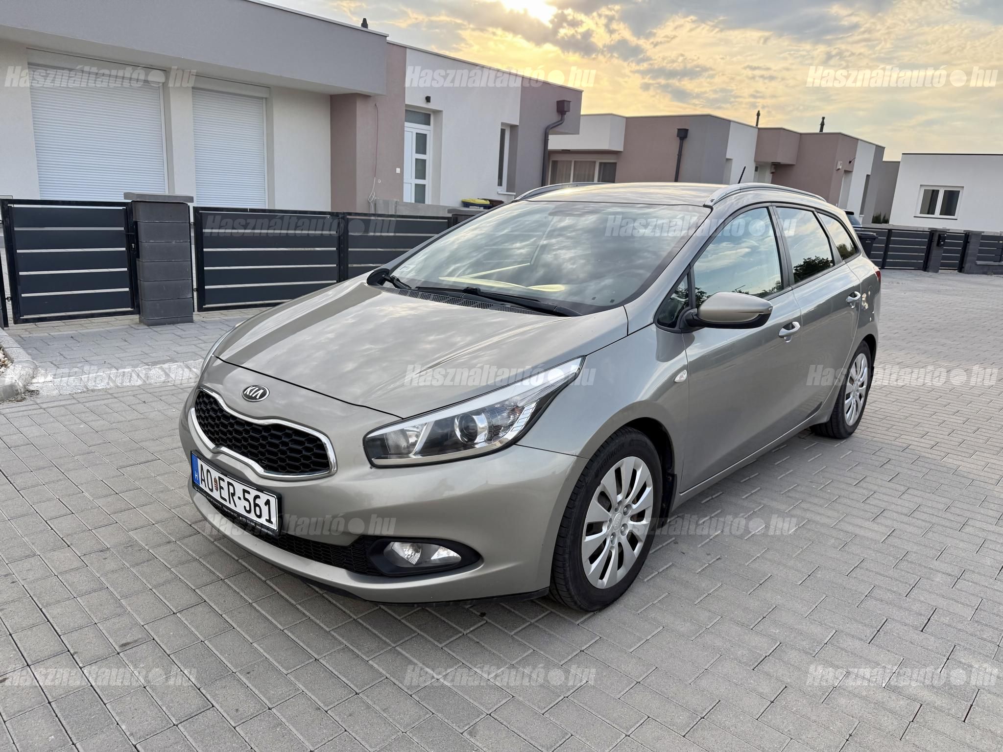 KIA CEE'D 2014/7 - 1