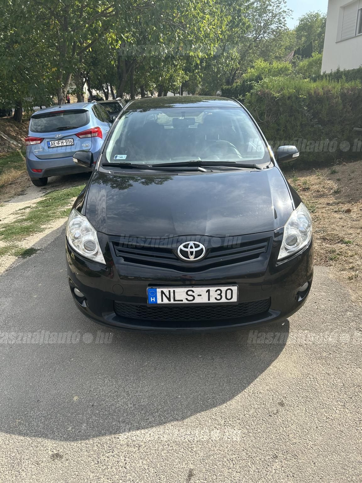 TOYOTA AURIS 2011/6 - 1