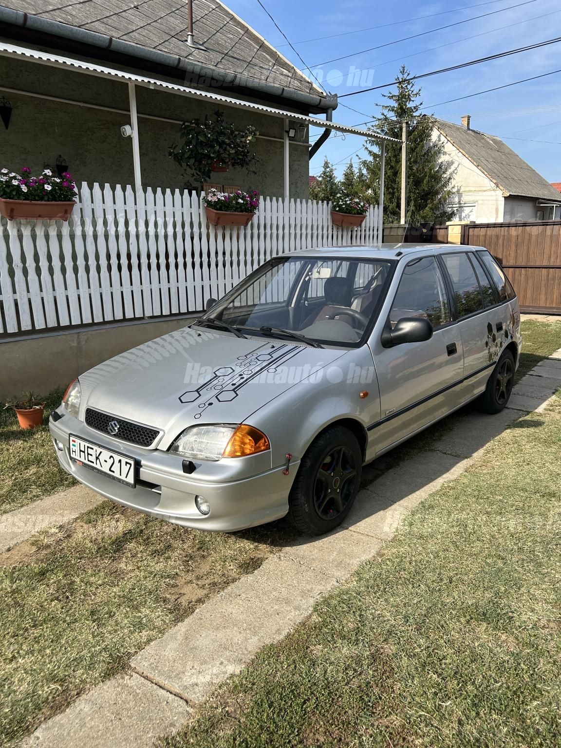 SUZUKI SWIFT 2000/2 - 1