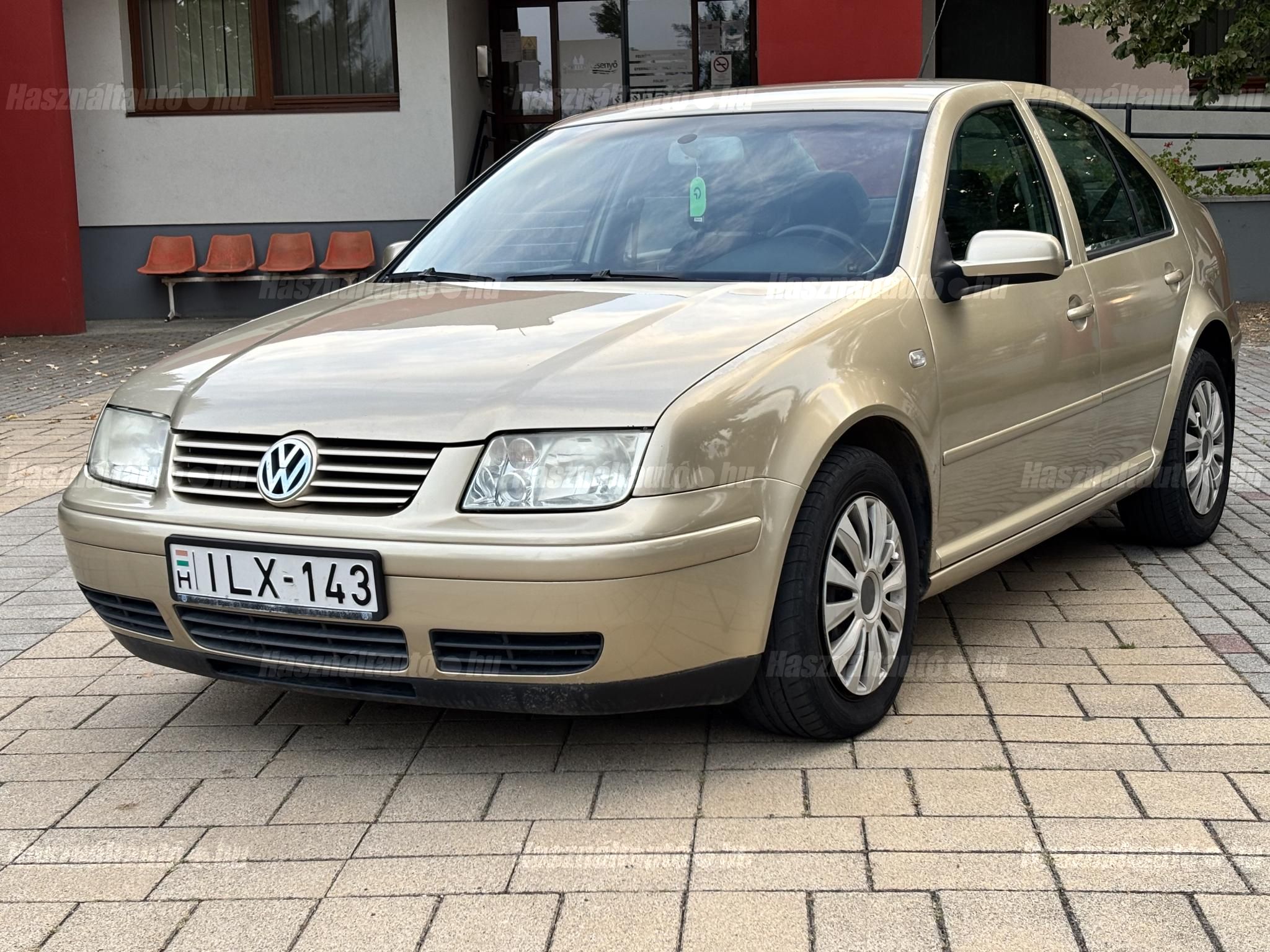 VOLKSWAGEN BORA 2003/7 - 1