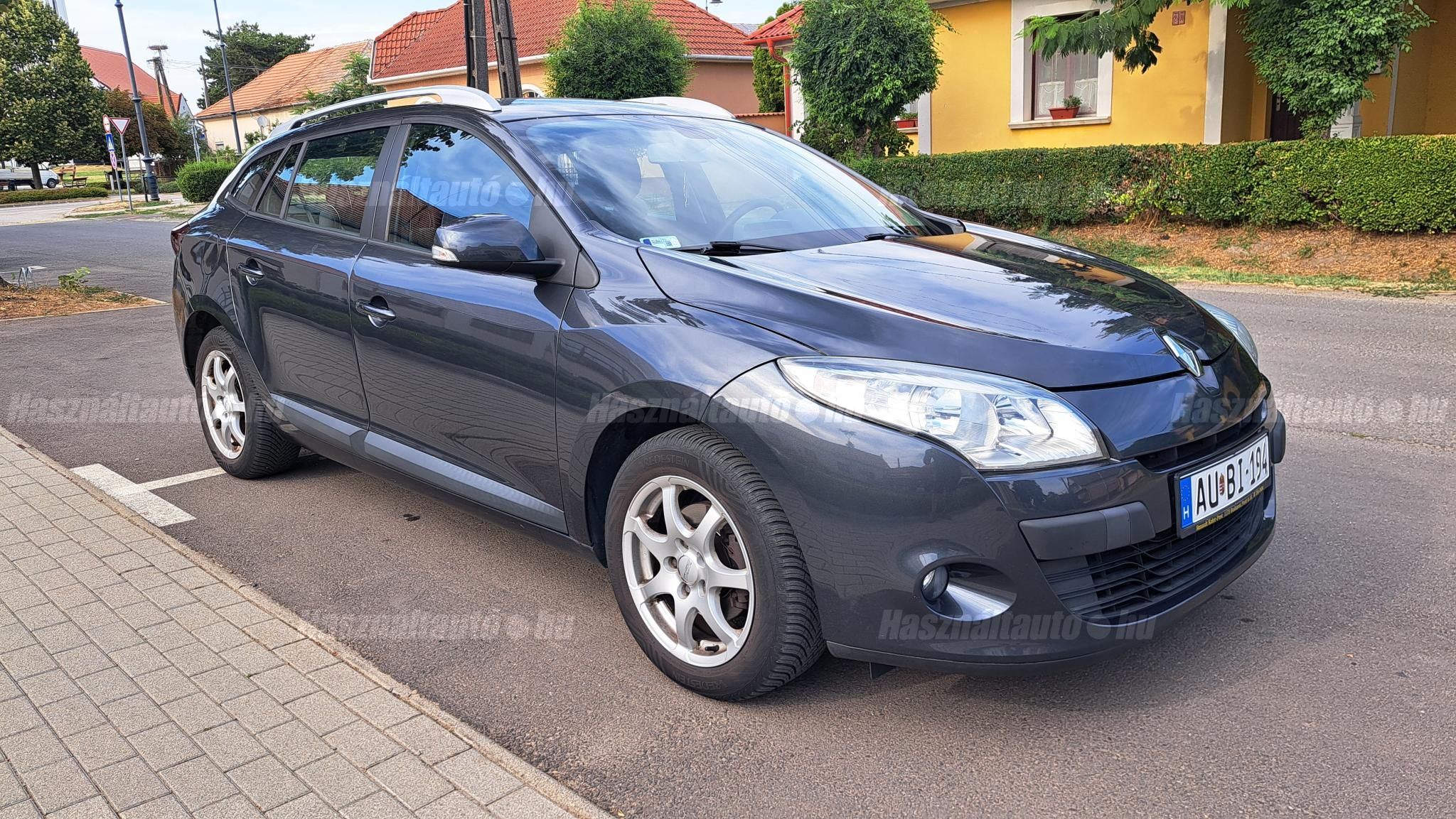 RENAULT MEGANE 2011/4 - 1