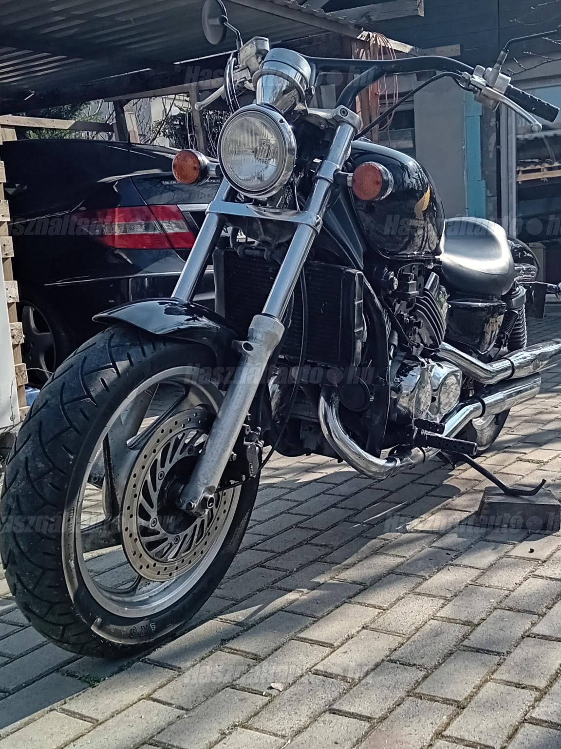 HONDA VF 750 C (MAGNA) 2002/9 - 1