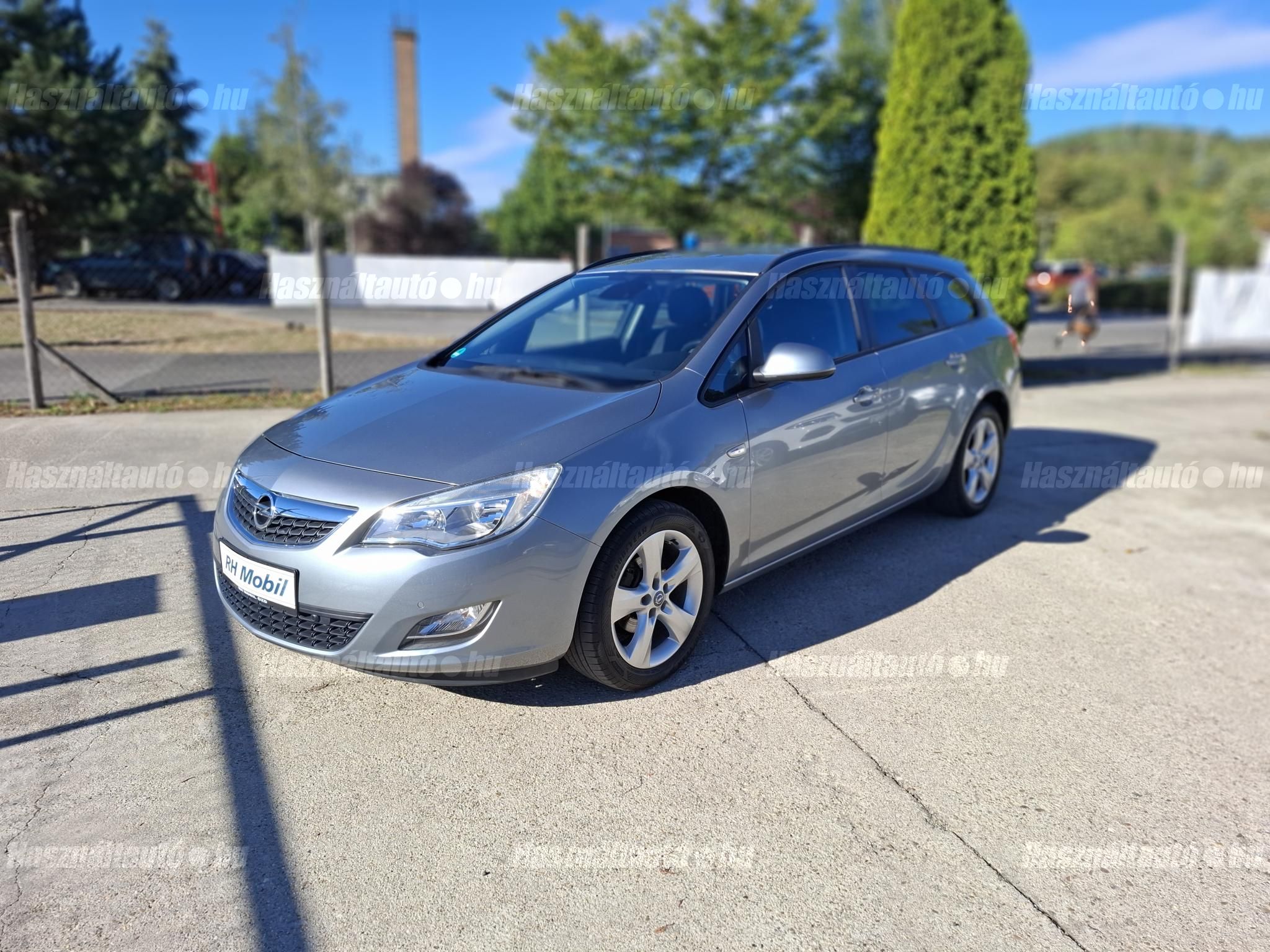 OPEL ASTRA J 2011/4 - 1