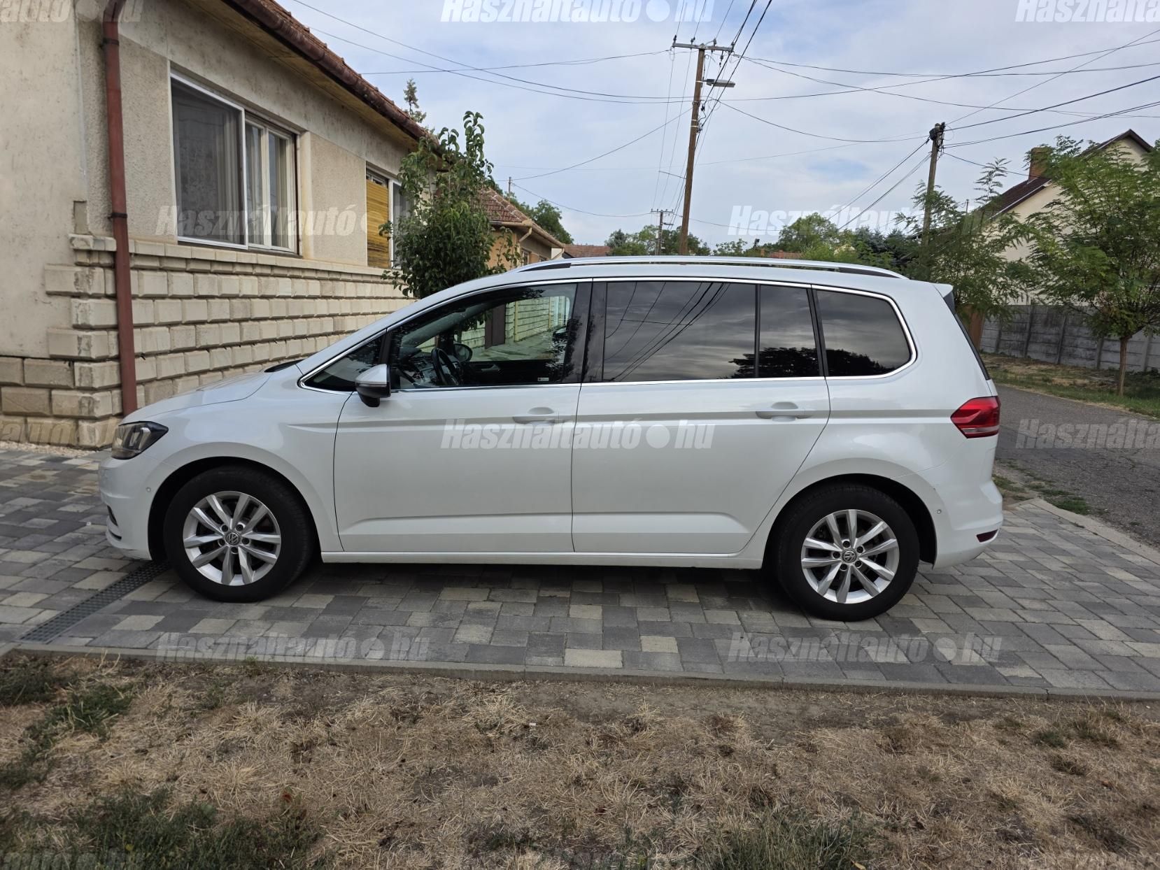 VOLKSWAGEN TOURAN 2017/8 - 1