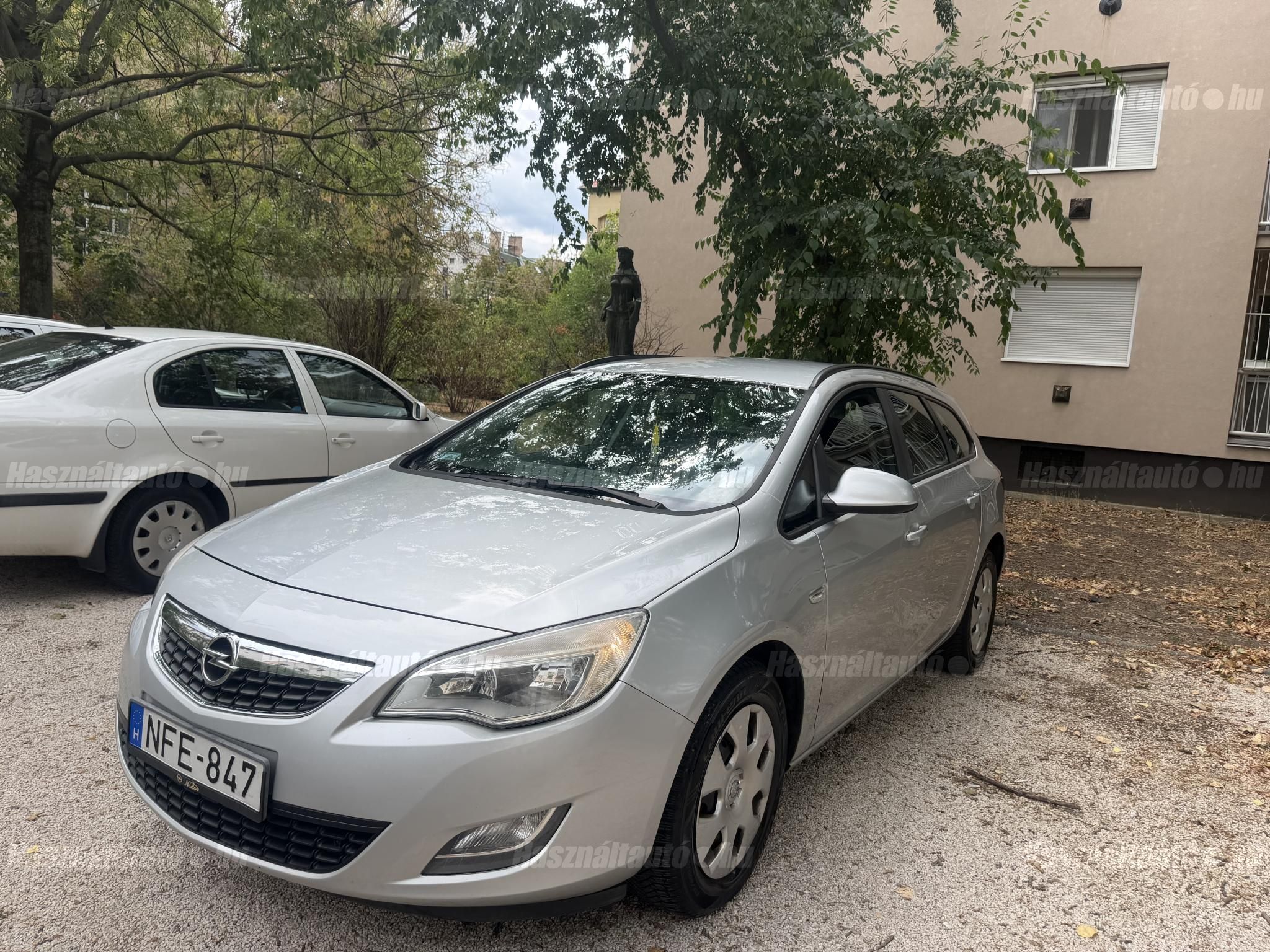 OPEL ASTRA J 2011/12 - 1